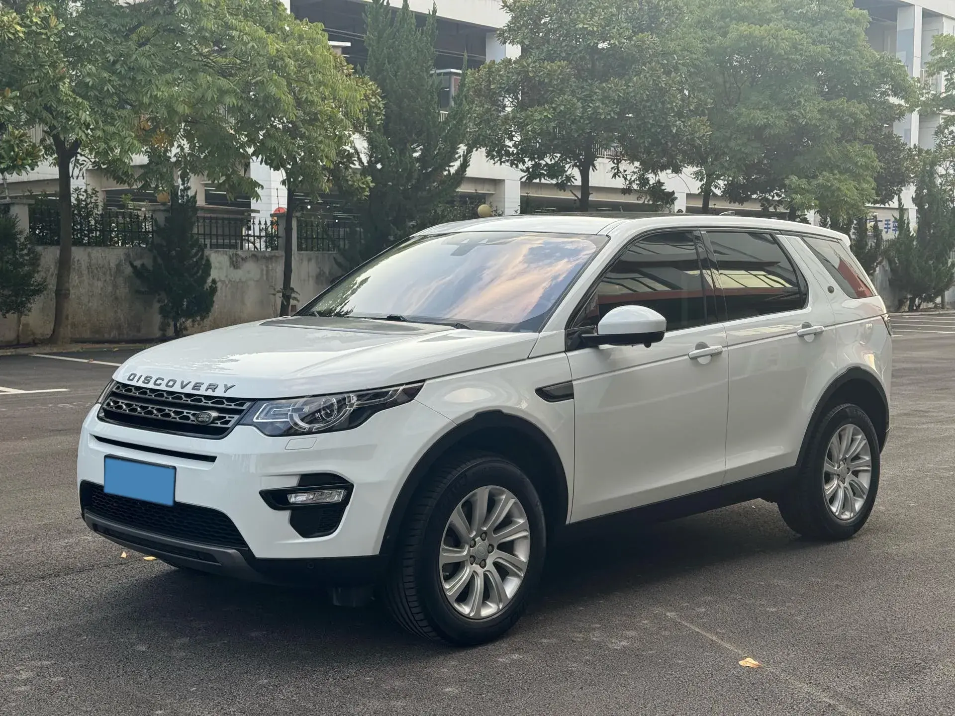 2019 LAND ROVER view 1