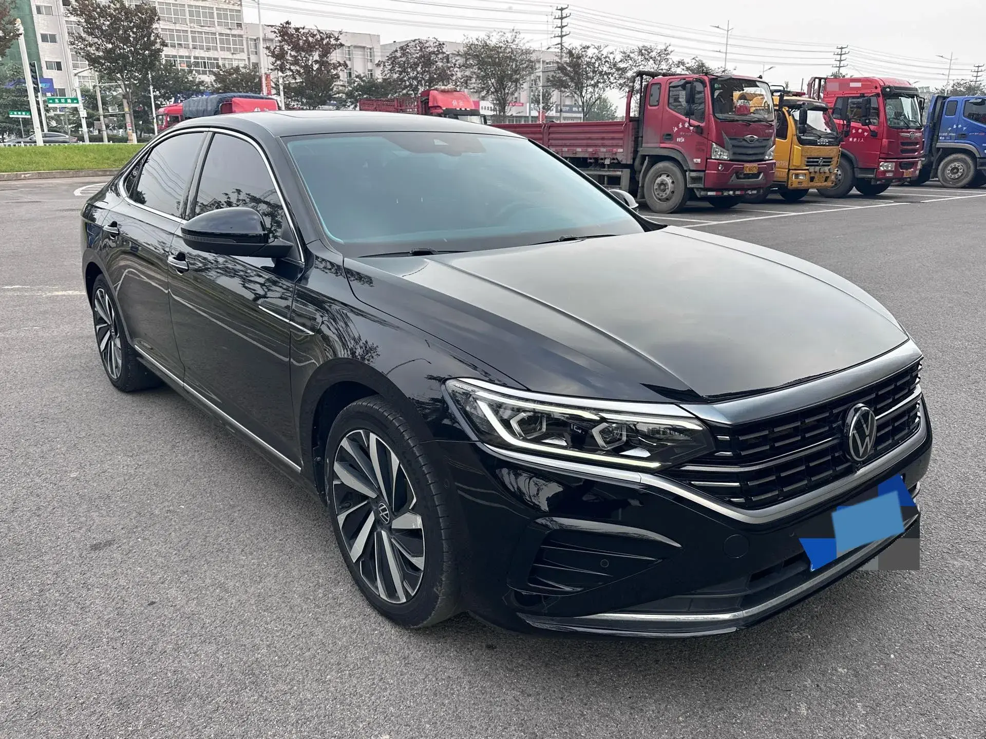 2023 VOLKSWAGEN PASSAT thumbnail 2