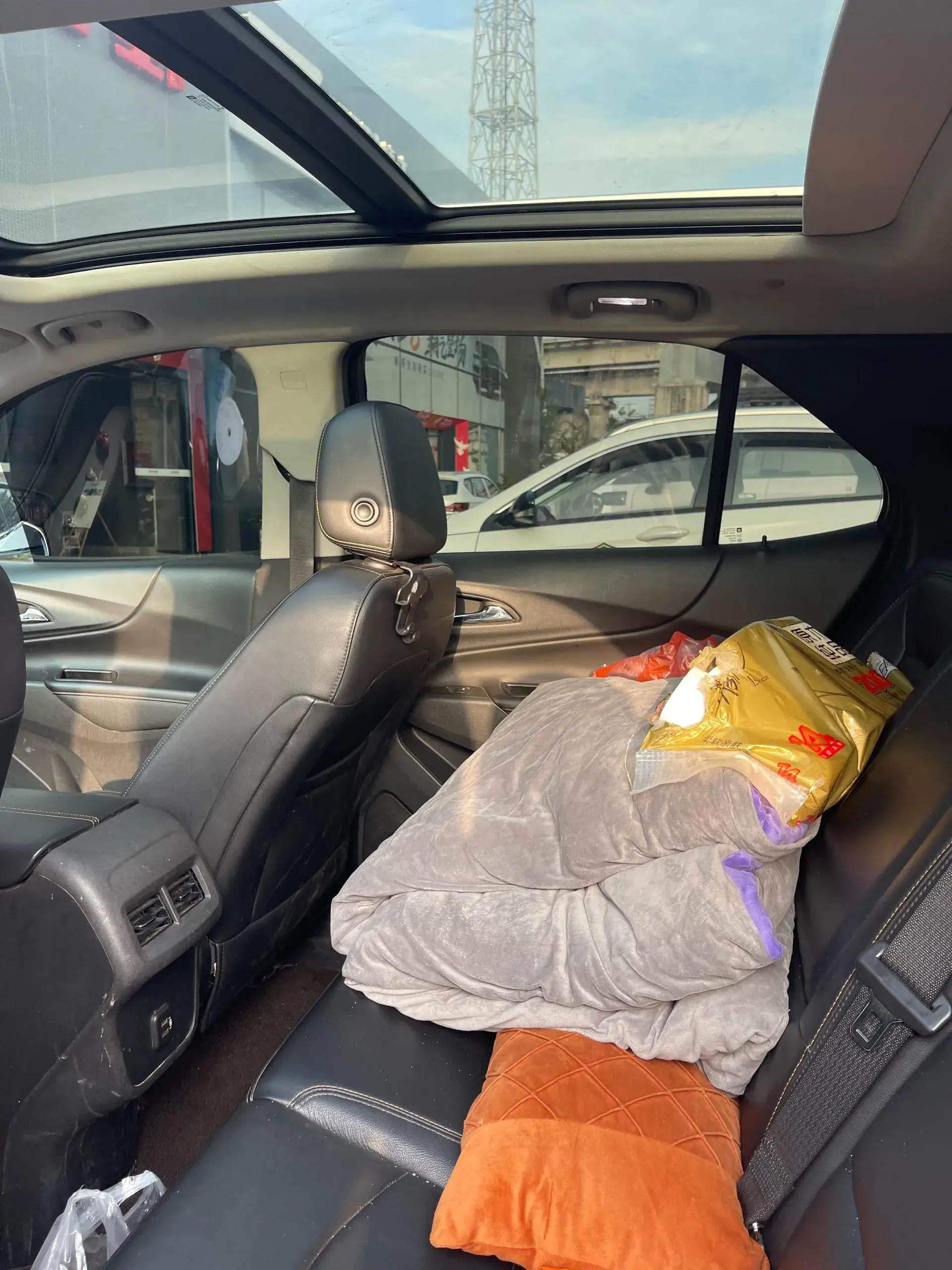 2019 CHEVROLET EQUINOX thumbnail 4