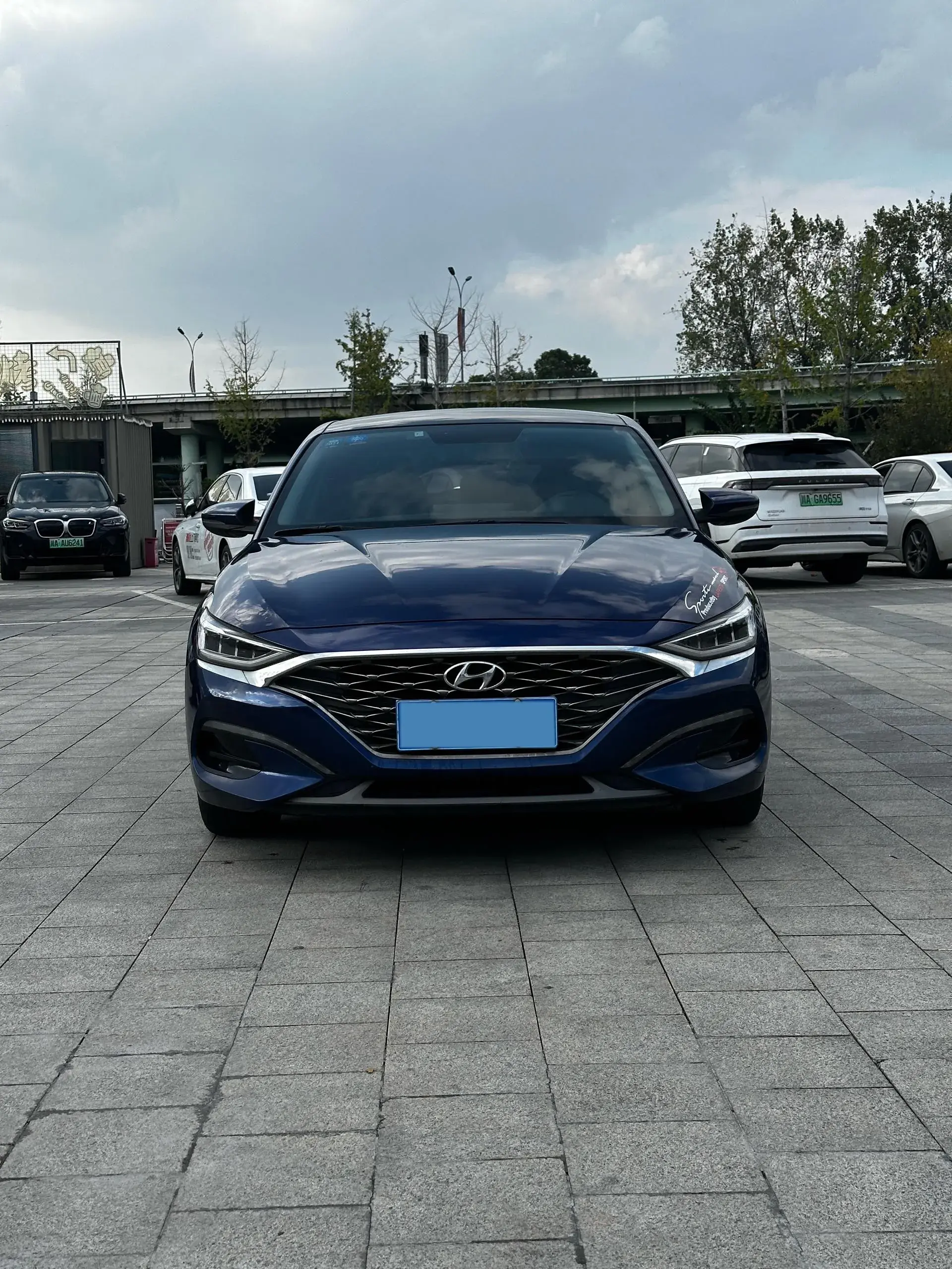 2019 HYUNDAI LA thumbnail 2