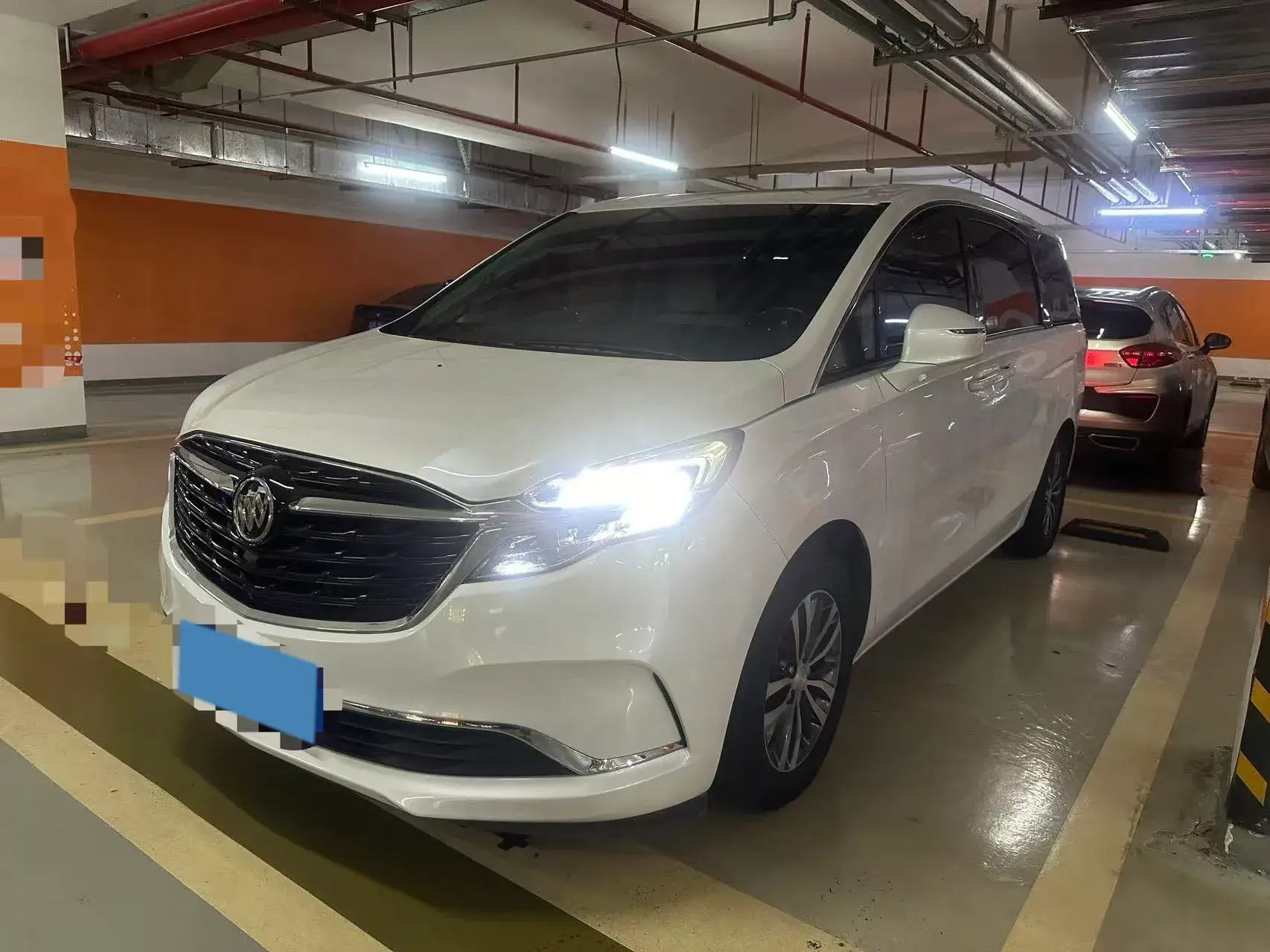 2020 BUICK GL8 view 1