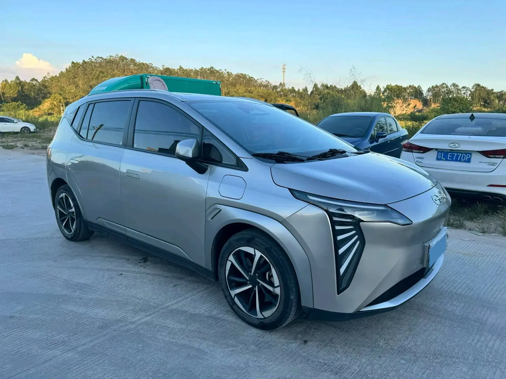 2023 AION Y thumbnail 3