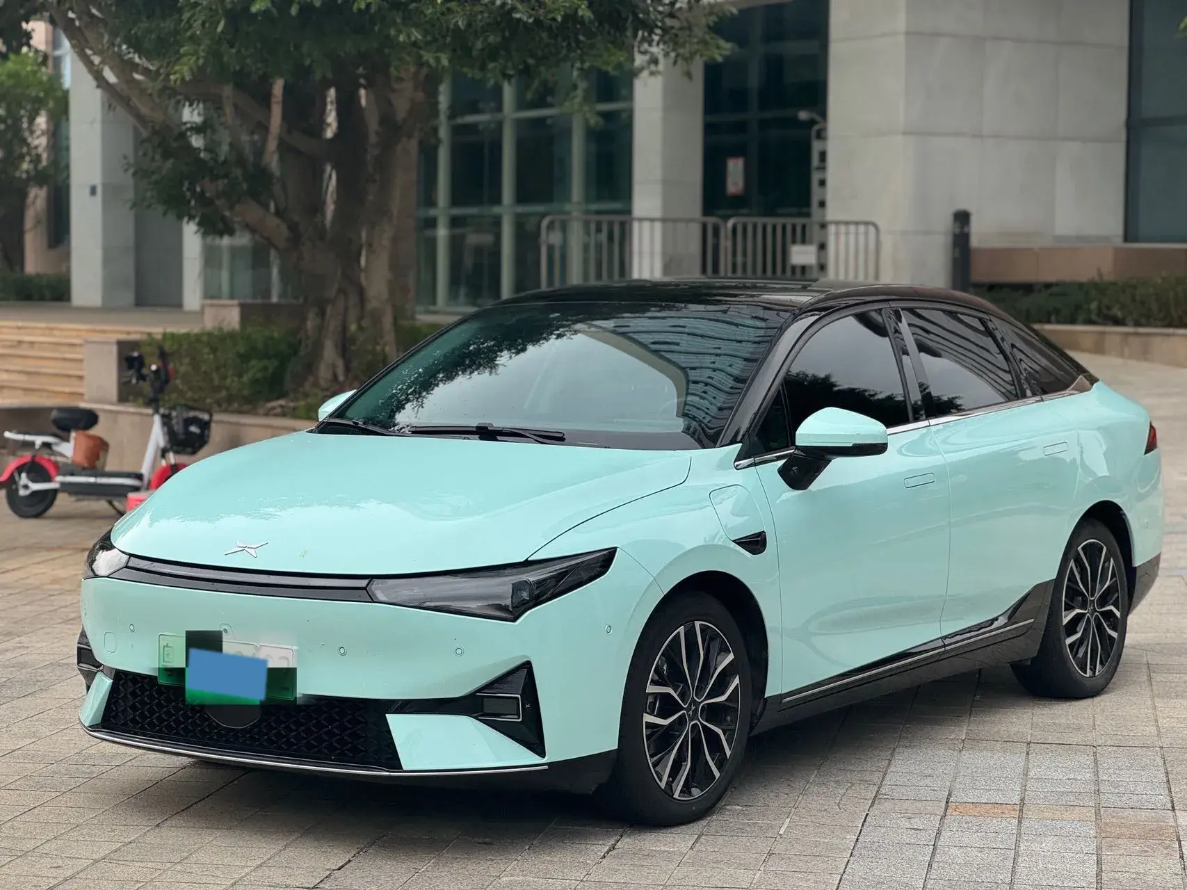 2021 XPENG P5 view 1