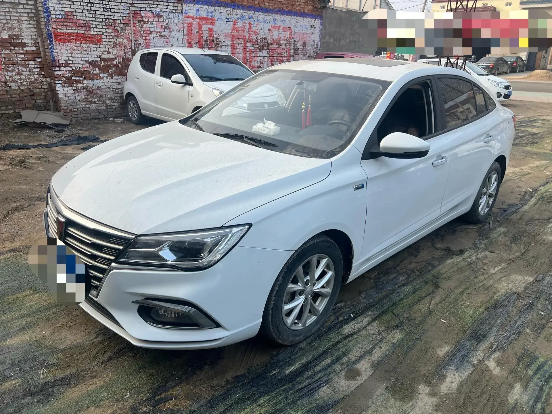 2019 ROEWE I5 view 1