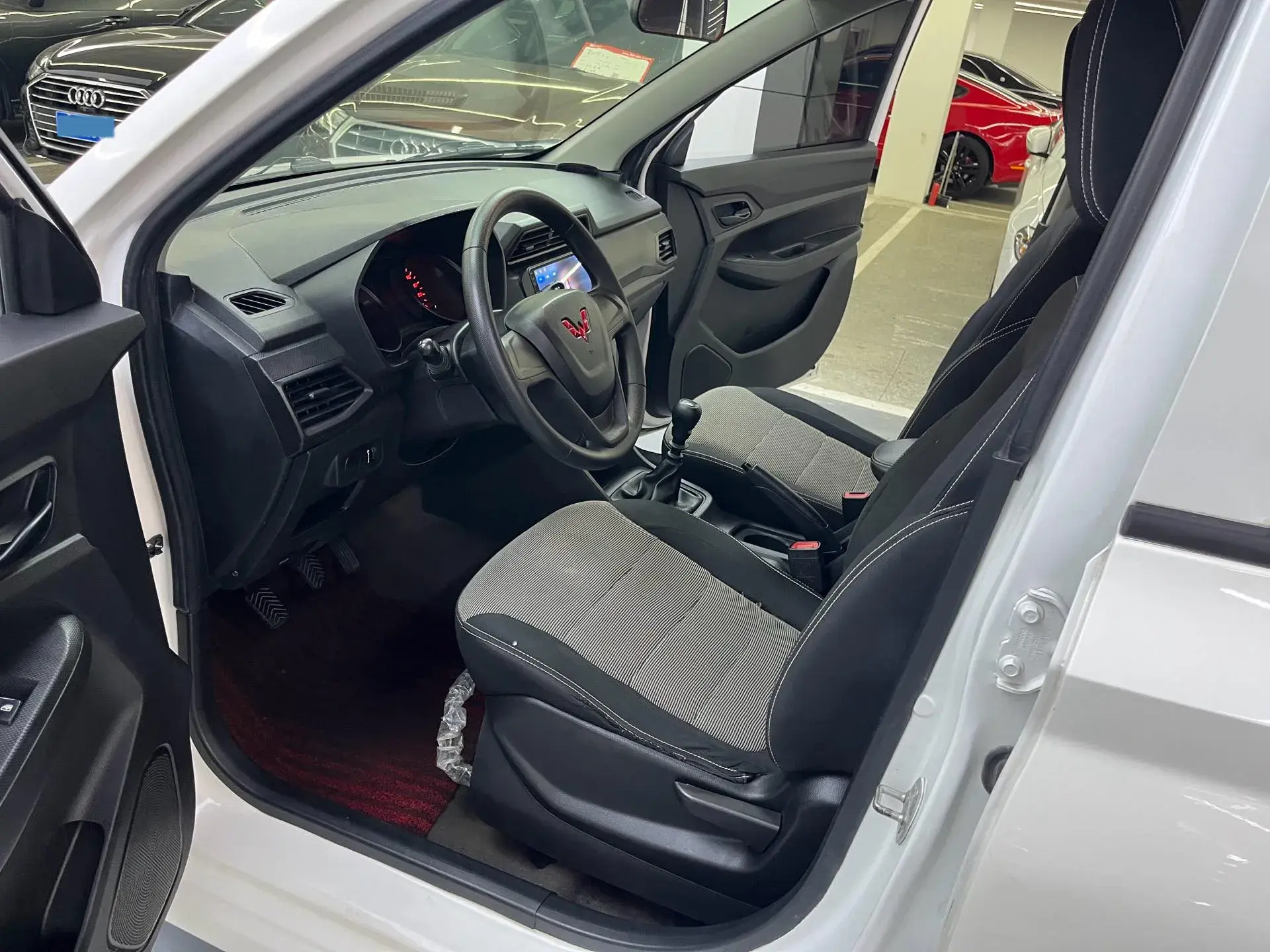 2019 WULING HONGGUANG thumbnail 4