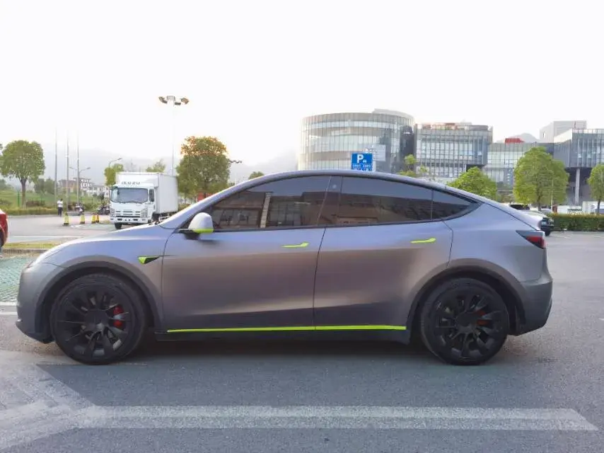 2021 TESLA MODEL thumbnail 4