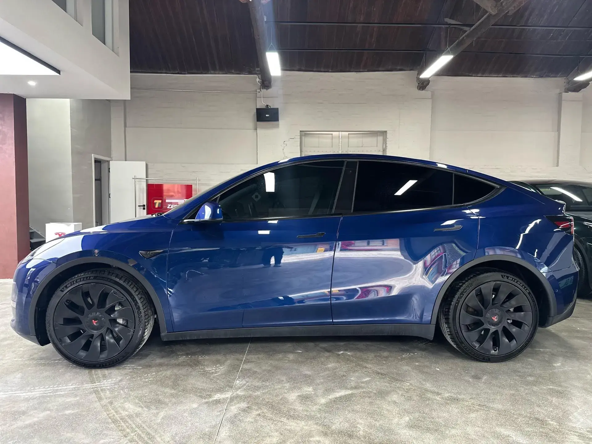 2021 TESLA MODEL thumbnail 4