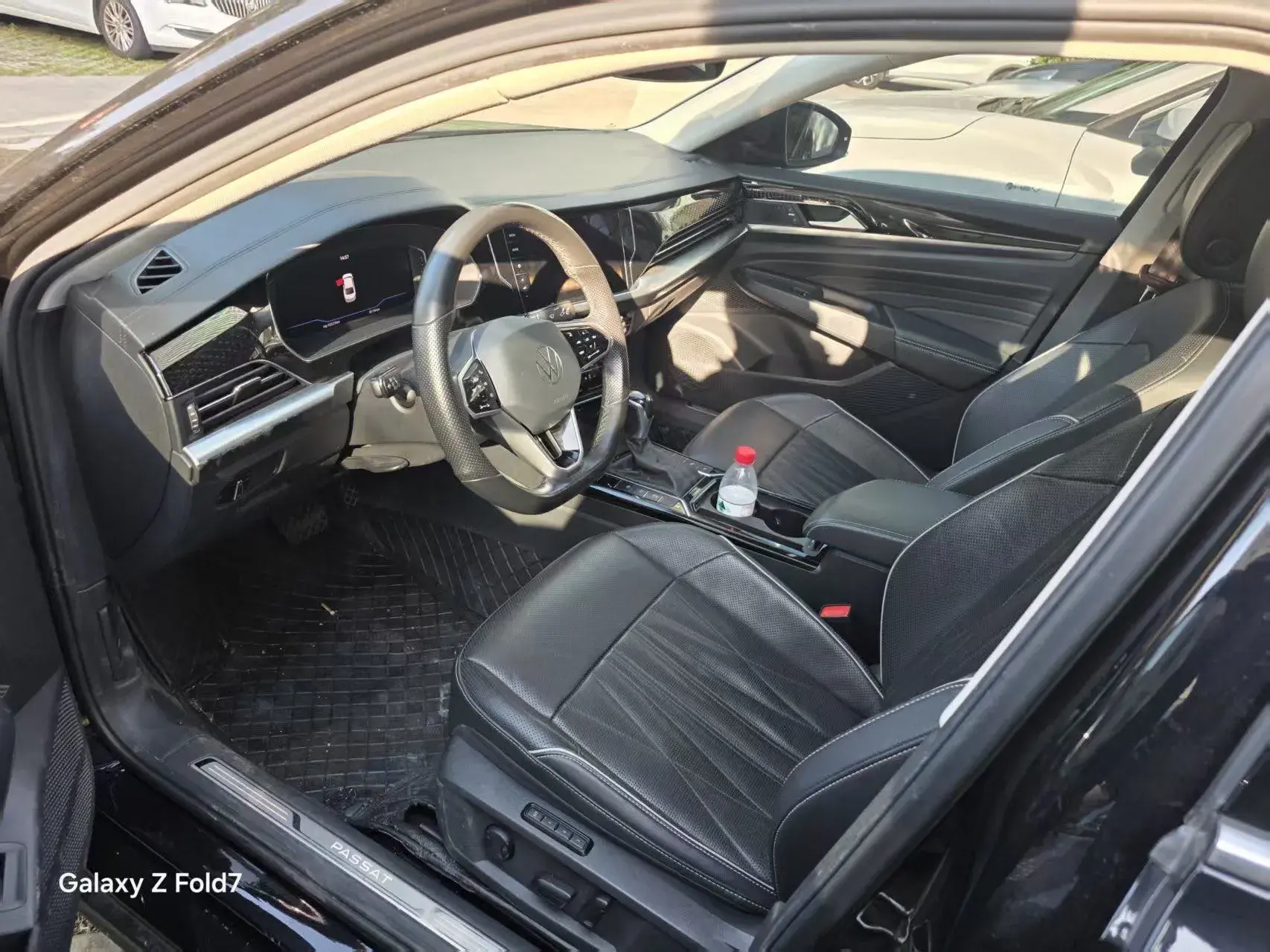 2022 VOLKSWAGEN PASSAT thumbnail 3