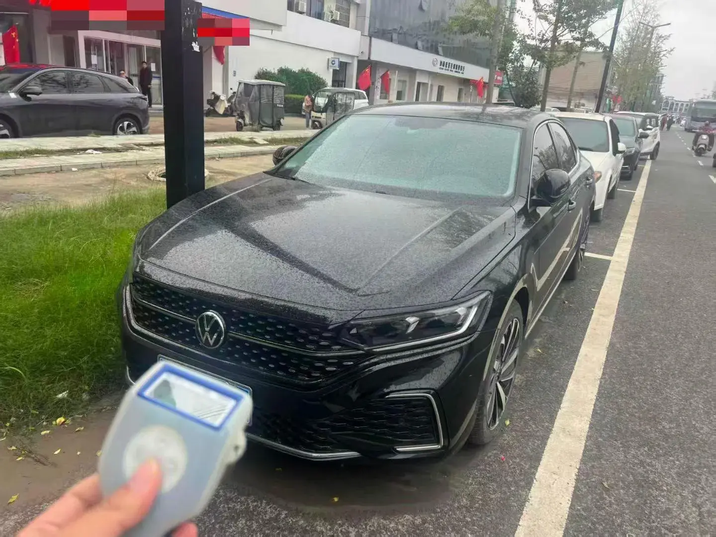 2022 VOLKSWAGEN PASSAT view 1