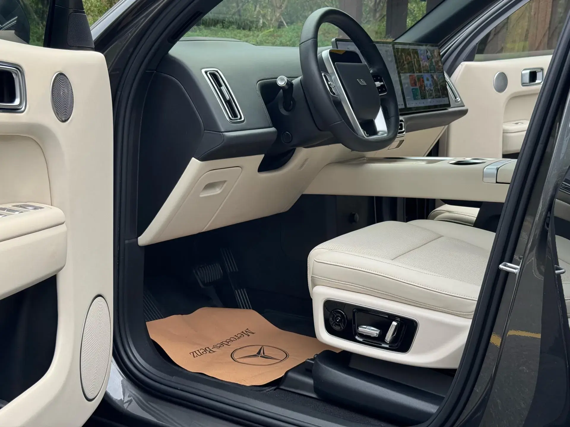 2023 LI L8 thumbnail 4