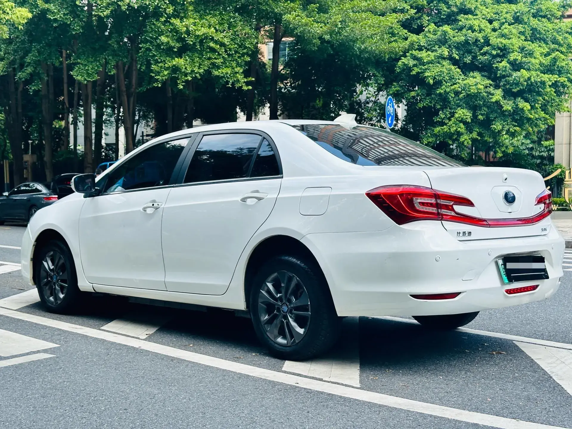 2017 BYD QIN thumbnail 4