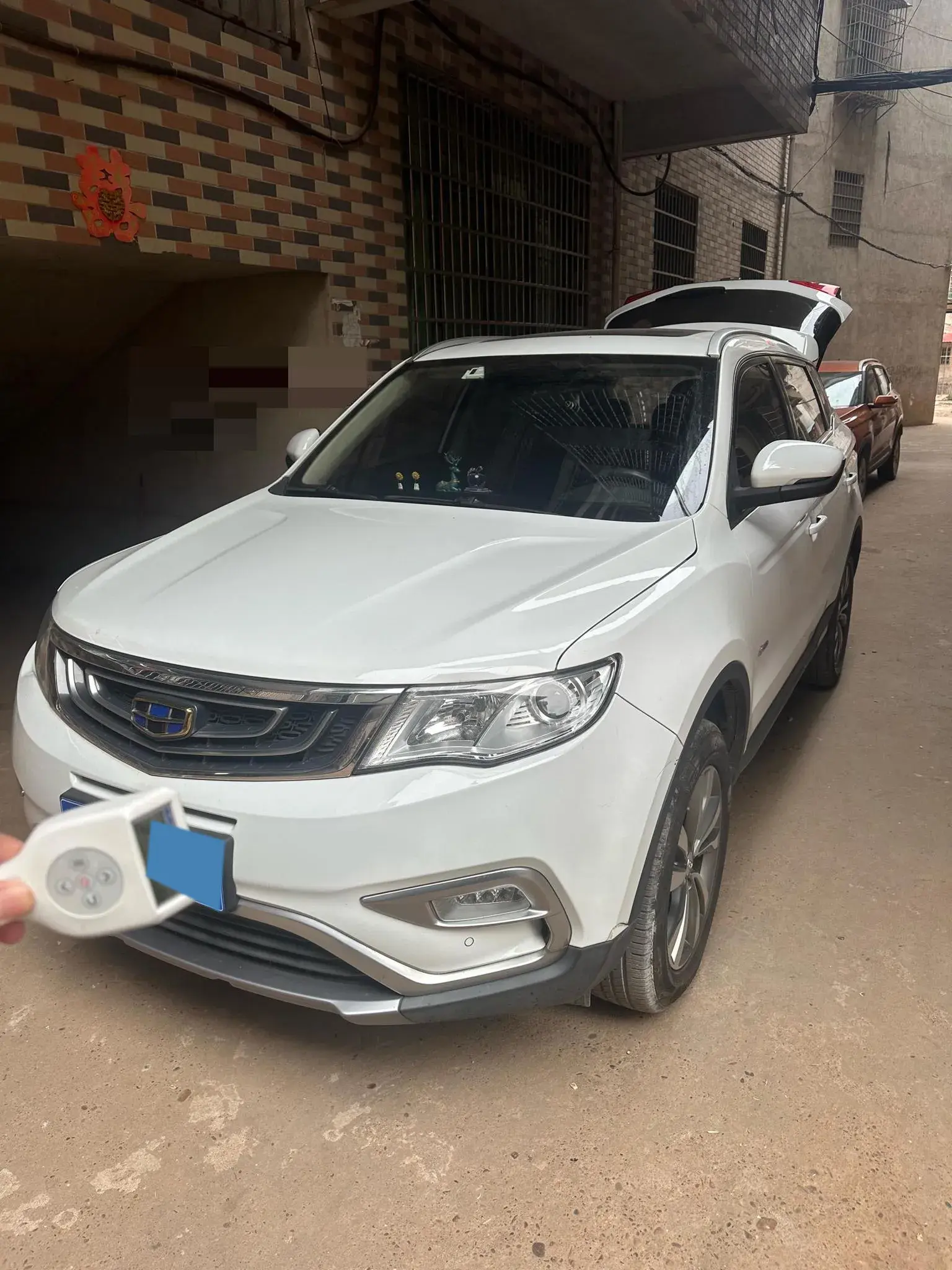 2016 GEELY AZKARRA view 1