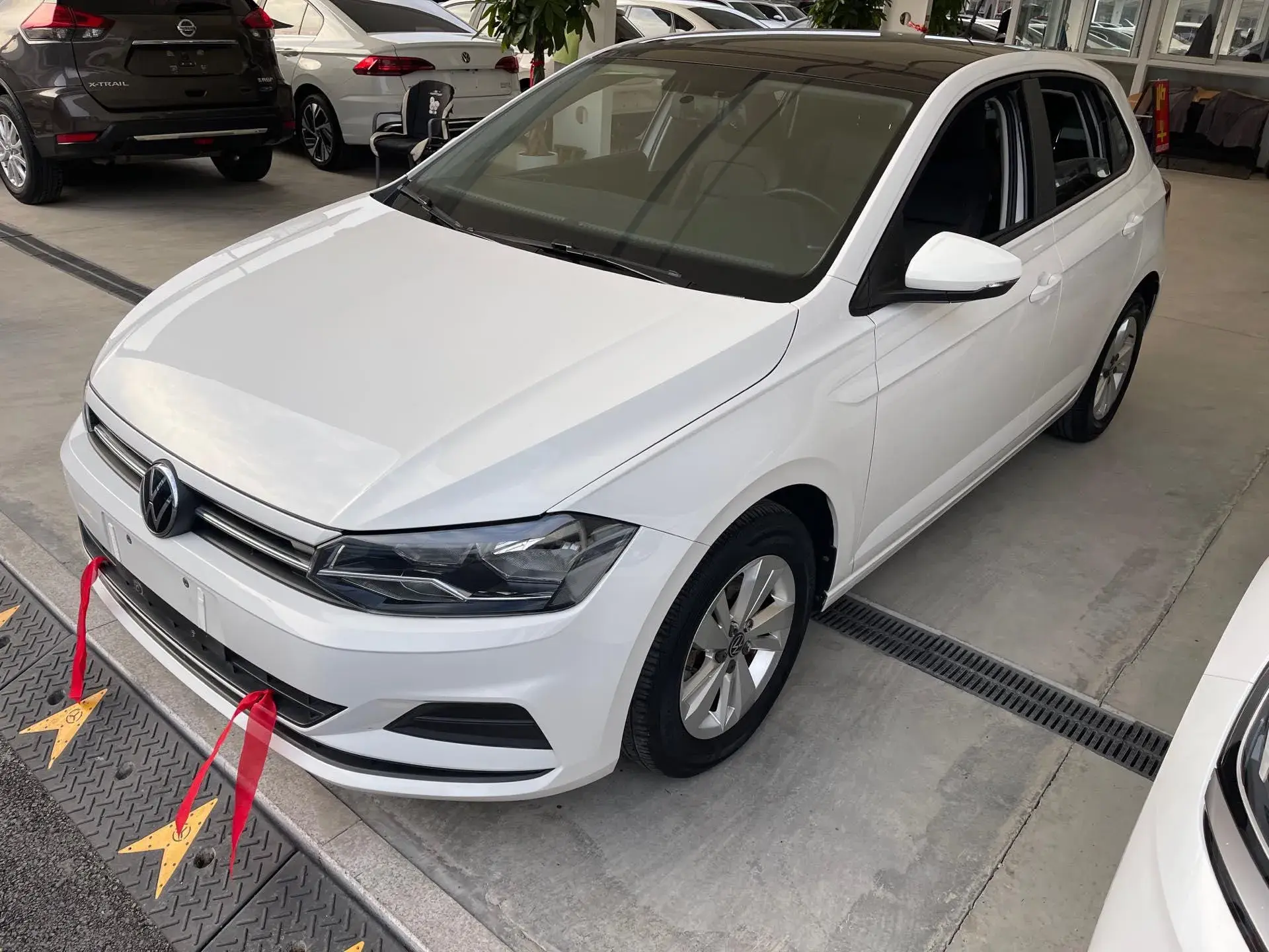 2021 VOLKSWAGEN POLO view 1