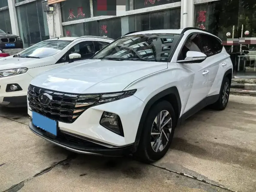 2023 HYUNDAI TUCSON view 1