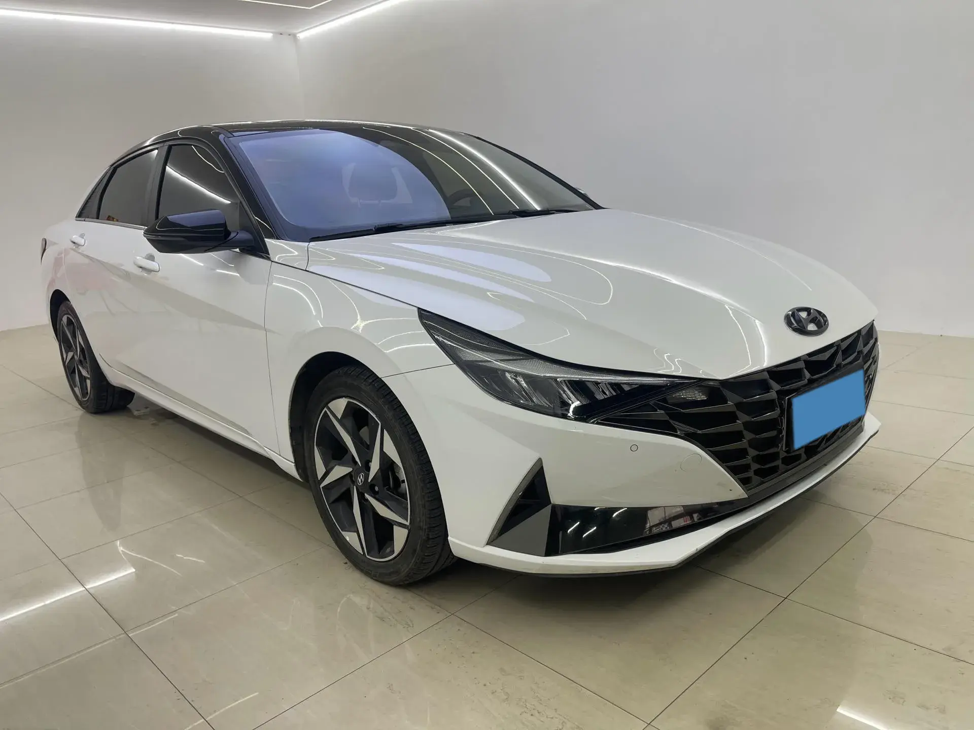 2021 HYUNDAI ELANTRA thumbnail 3