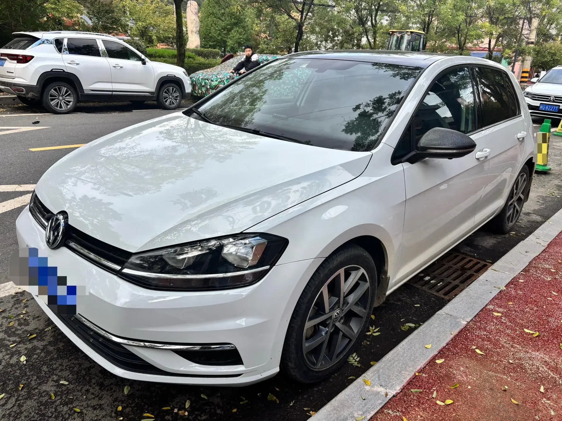 2019 VOLKSWAGEN GOLF view 1