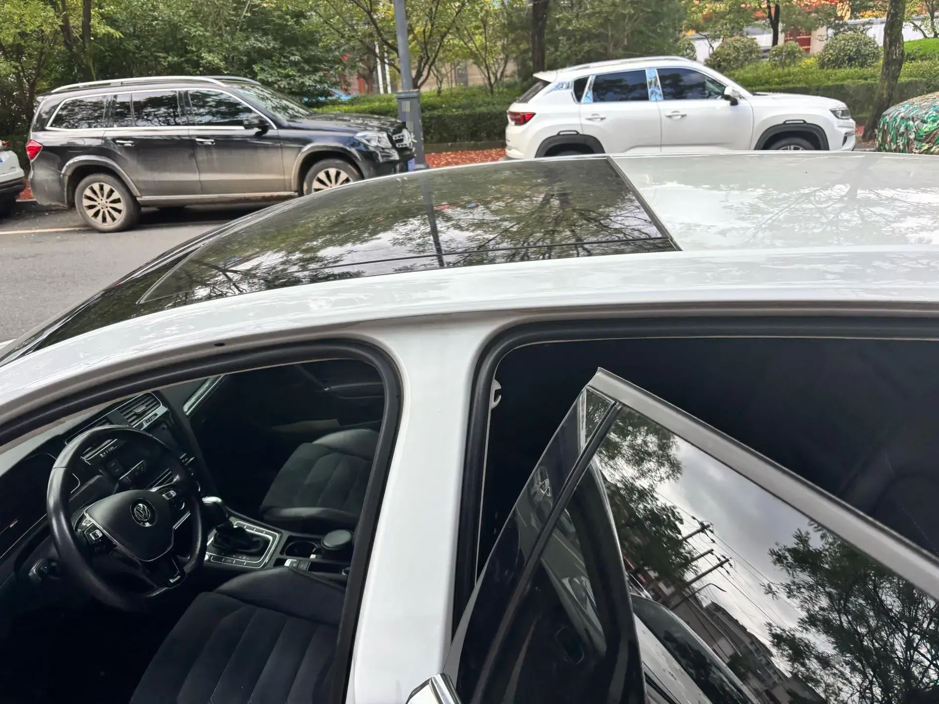 2019 VOLKSWAGEN GOLF thumbnail 3