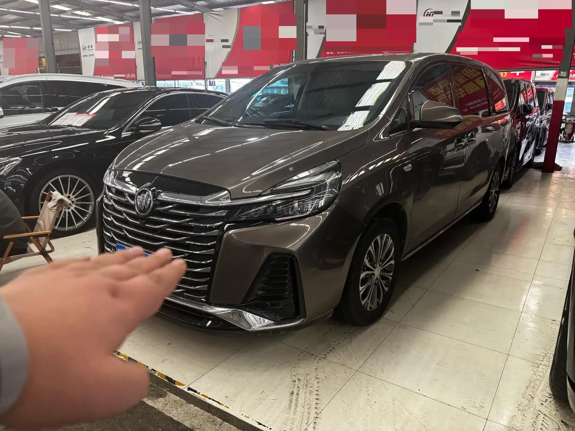 2023 BUICK GL8 view 1