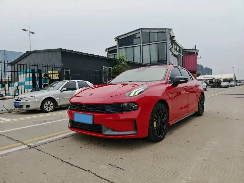 2019 LYNK&CO 03 view 1