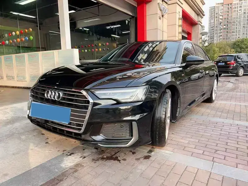 2021 AUDI A6L view 1