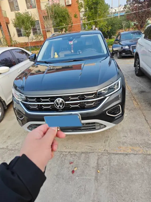 2024 VOLKSWAGEN TAYRON thumbnail 2