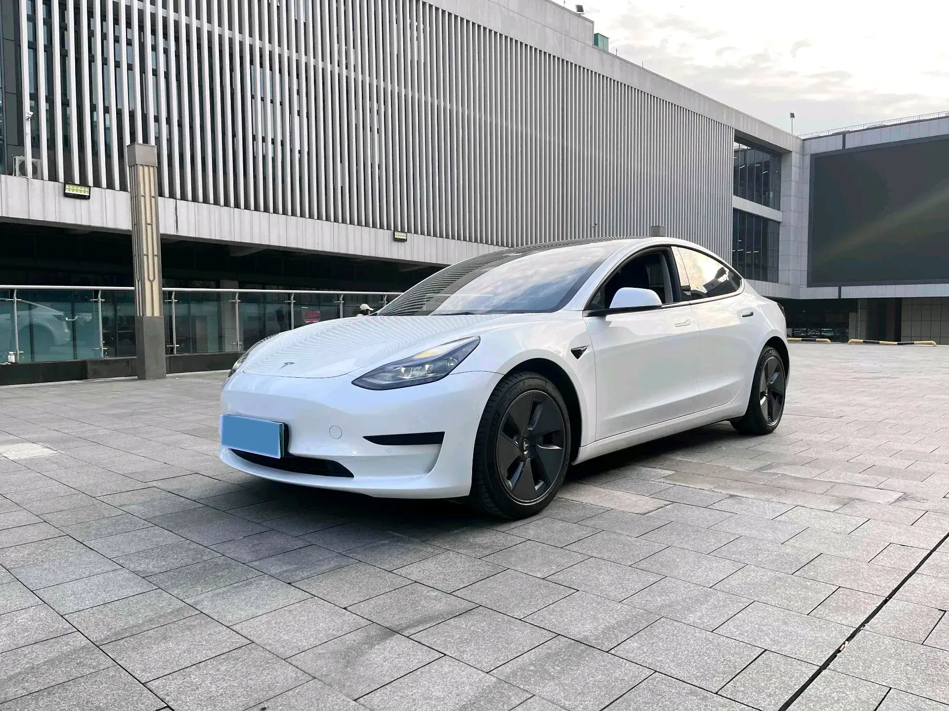 2022 TESLA MODEL view 1