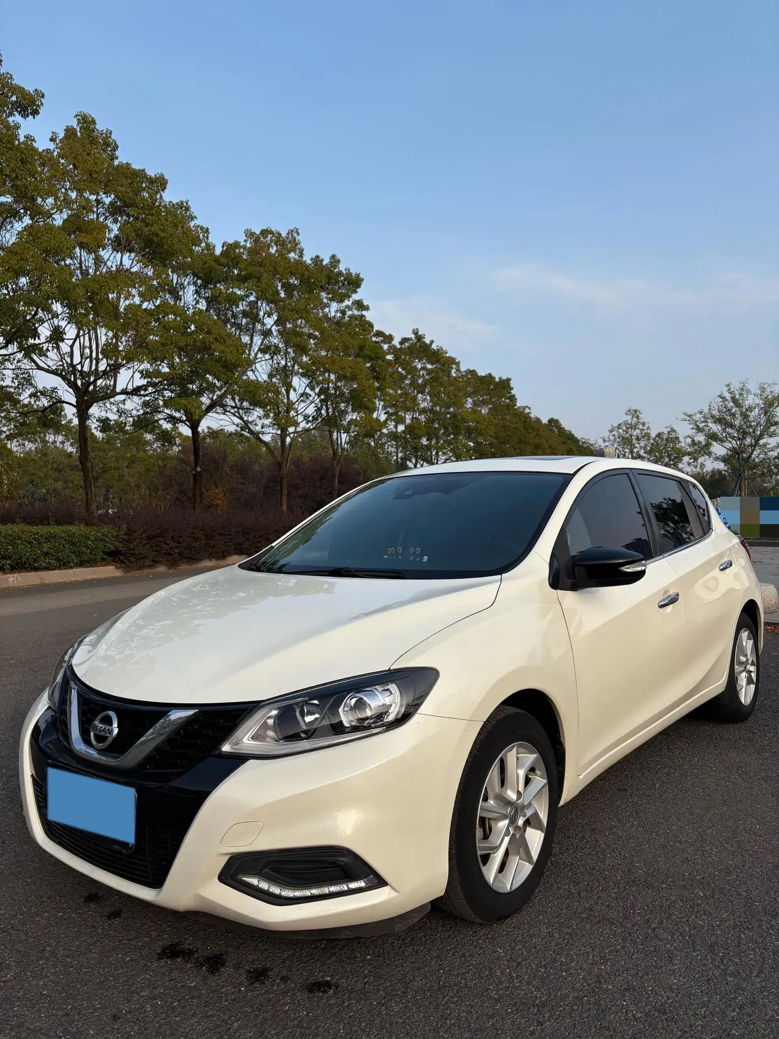 2020 NISSAN TIIDA view 1