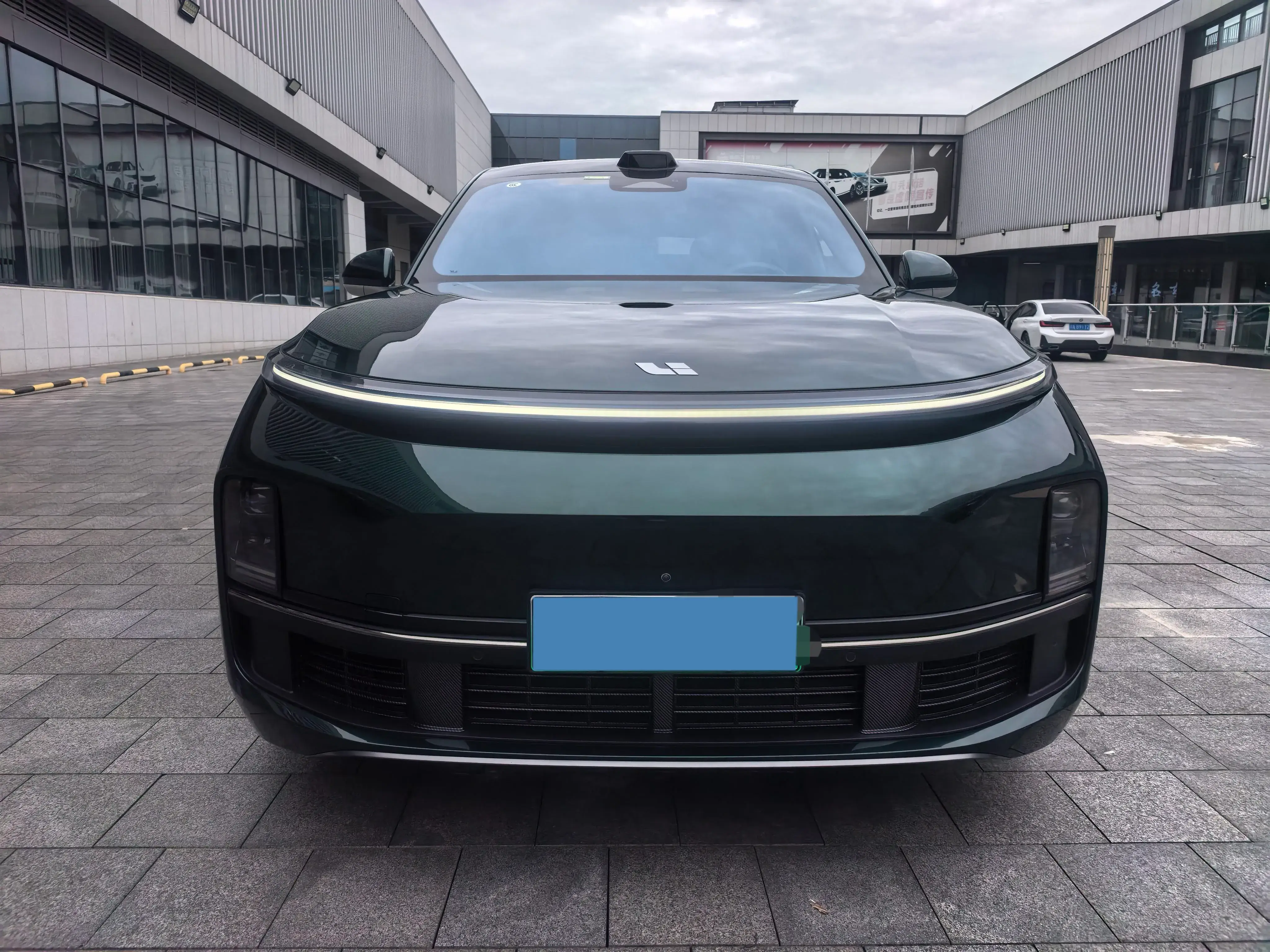 2022 LI L9 thumbnail 2