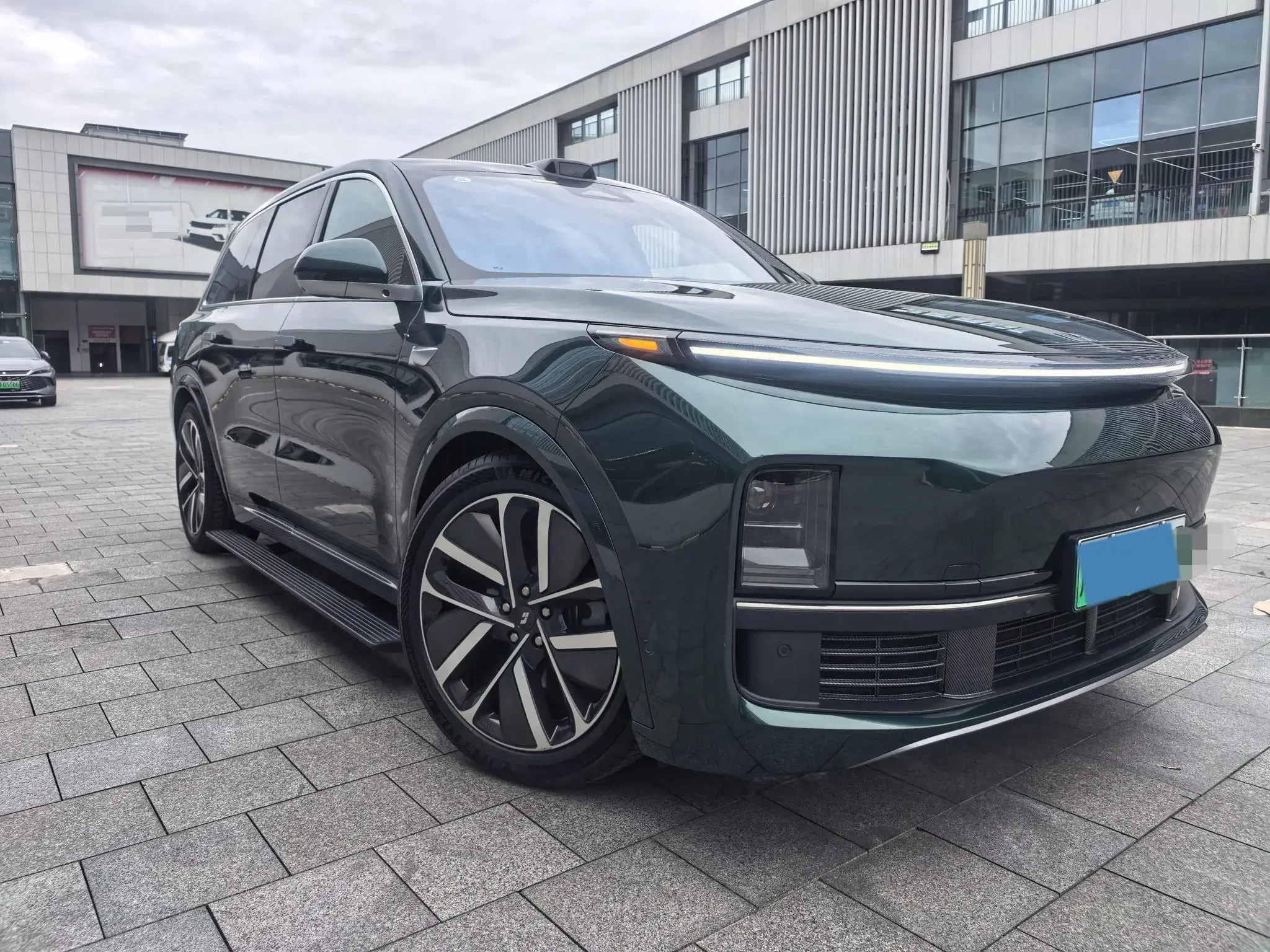 2022 LI L9 thumbnail 3