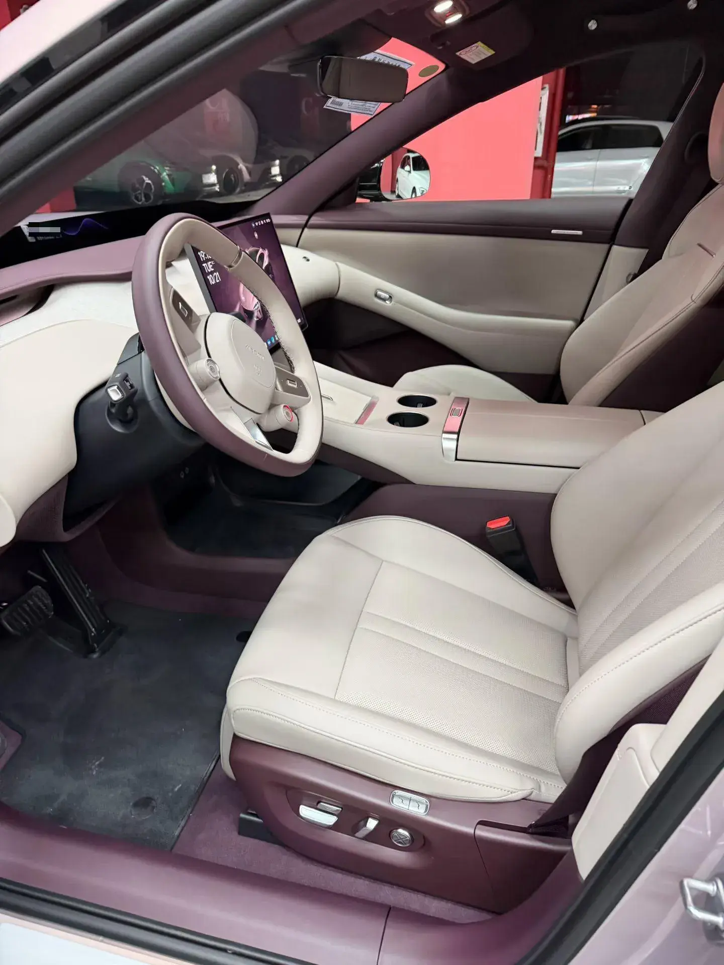 2025 MI YU7 thumbnail 4