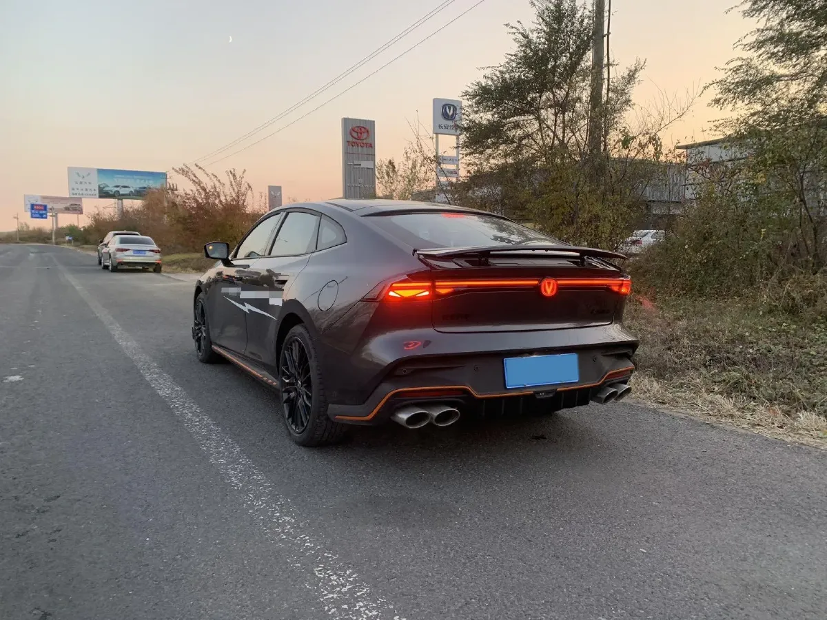 2025 ChangAn UNI-V 2.0T 245HP L4 8AT,autocango,china used car exporter,china ev exporter,chinese used car exporter,chinese used ev exporter