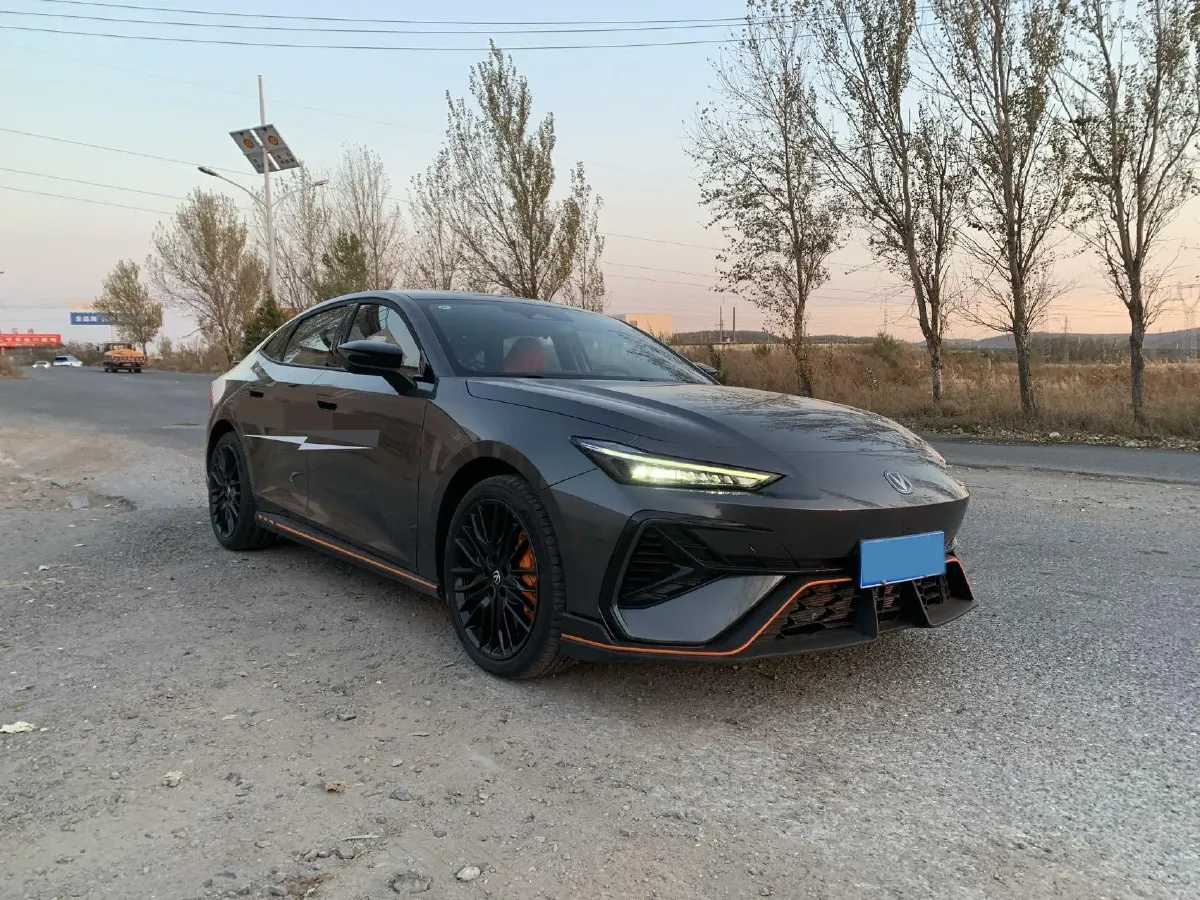 2025 ChangAn UNI-V 2.0T 245HP L4 8AT,autocango,china used car exporter,china ev exporter,chinese used car exporter,chinese used ev exporter