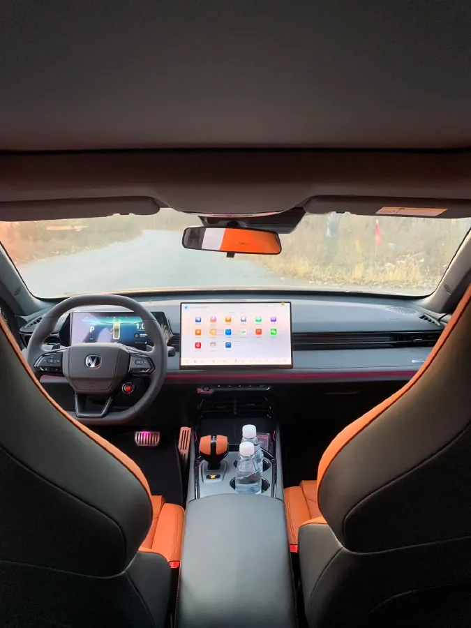 2025 ChangAn UNI-V 2.0T 245HP L4 8AT,autocango,china used car exporter,china ev exporter,chinese used car exporter,chinese used ev exporter