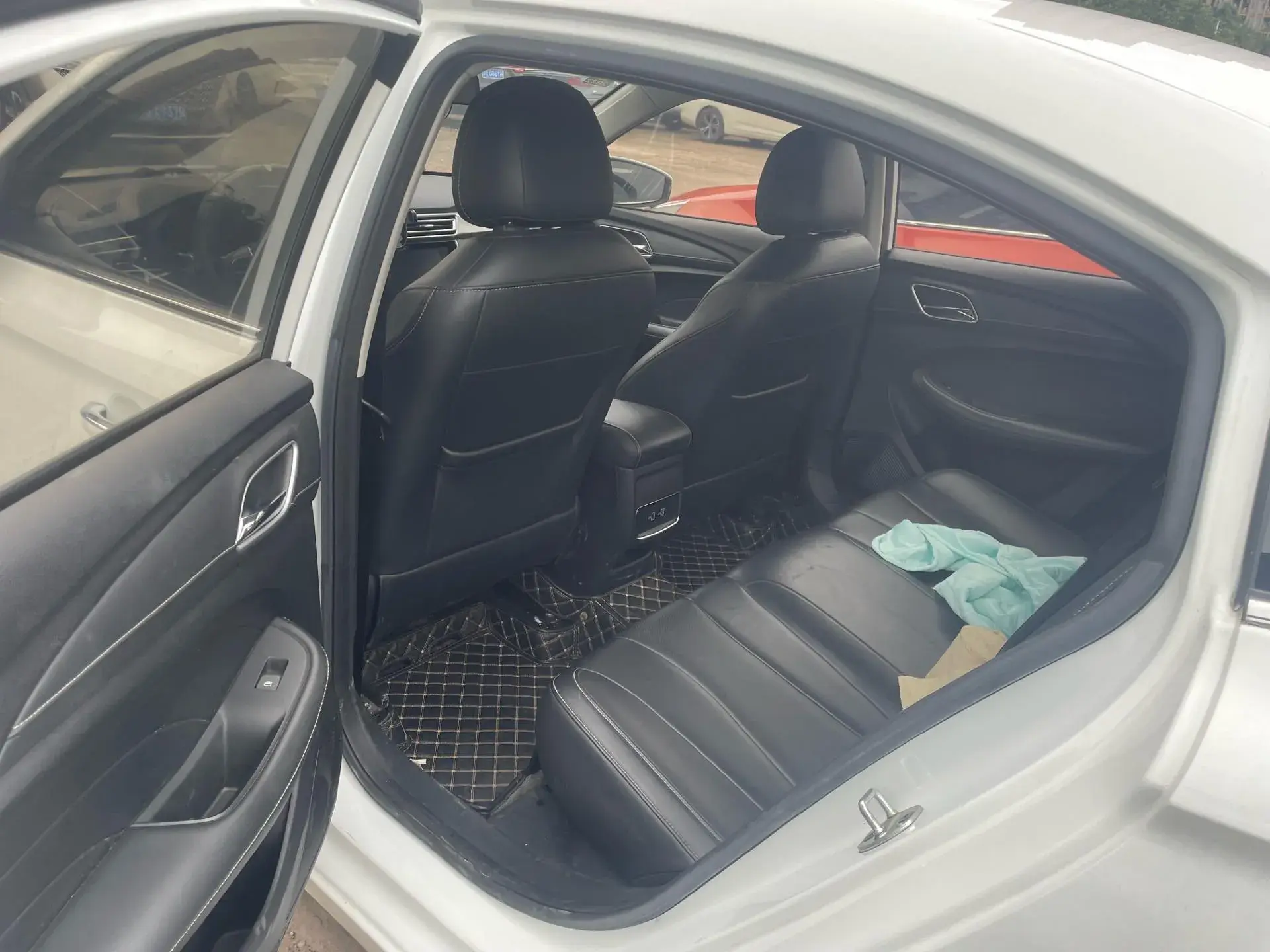 2019 ROEWE I5 thumbnail 4