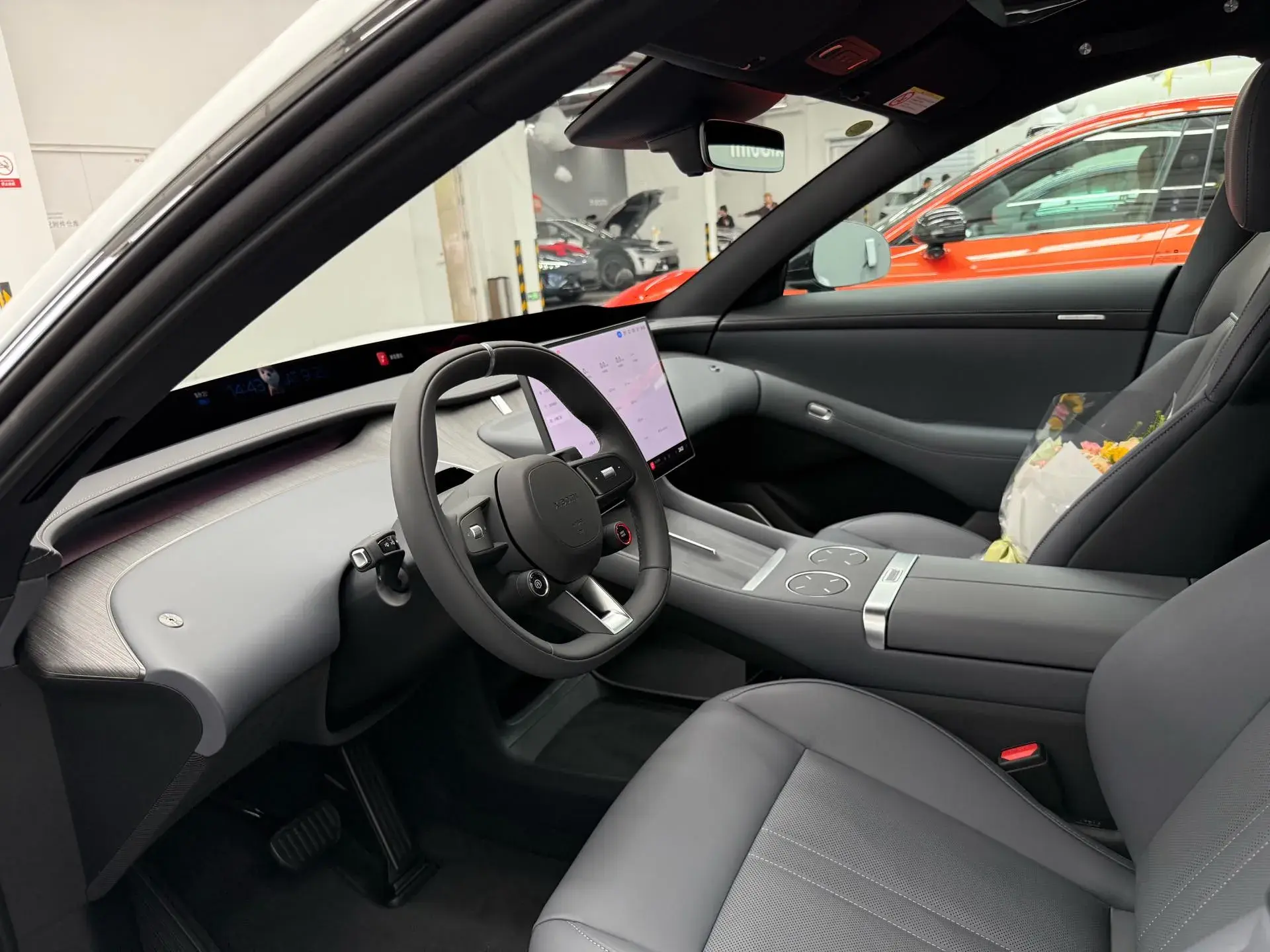 2025 MI YU7 thumbnail 4