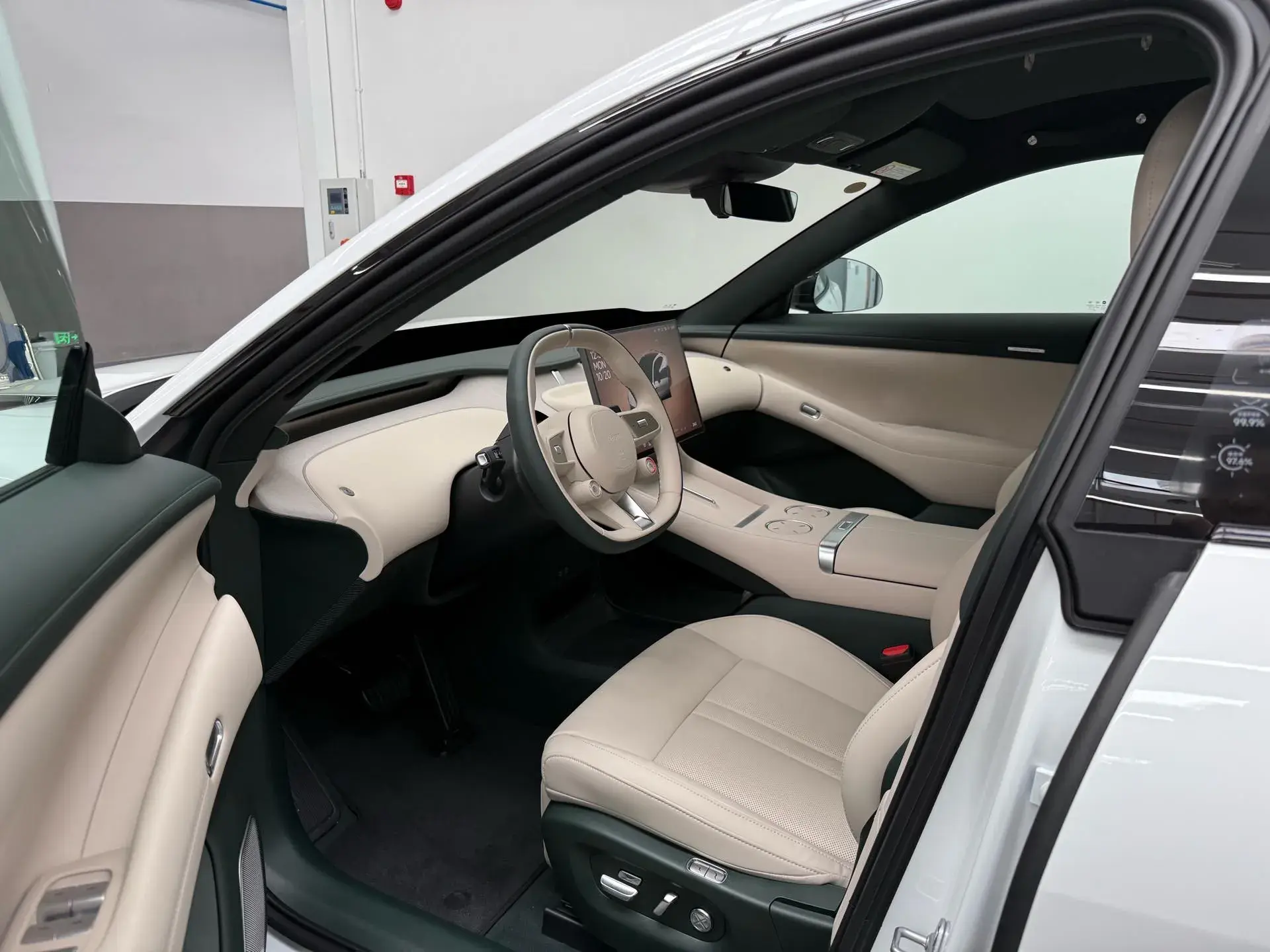 2025 MI YU7 thumbnail 2