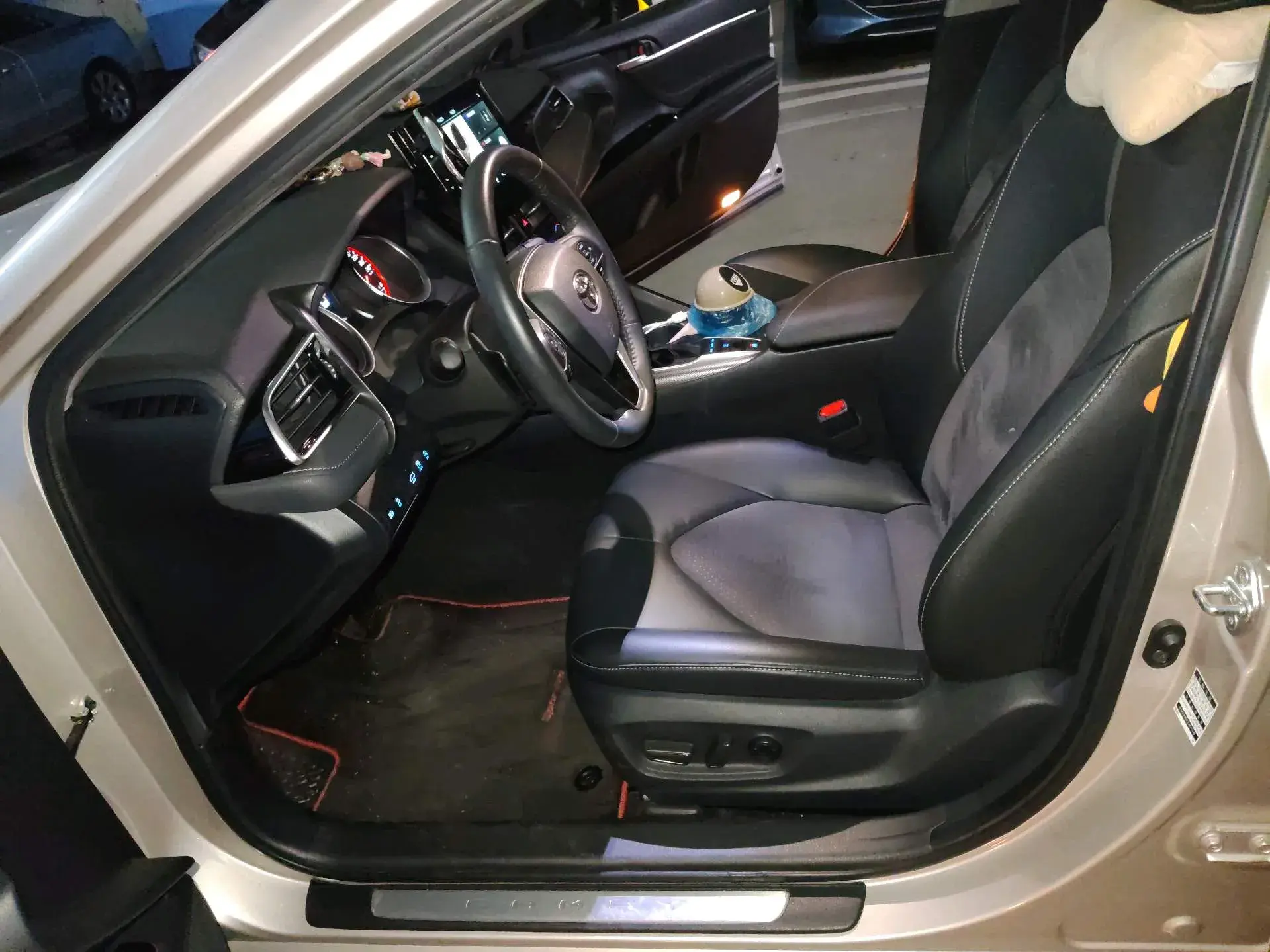 2021 TOYOTA CAMRY thumbnail 4