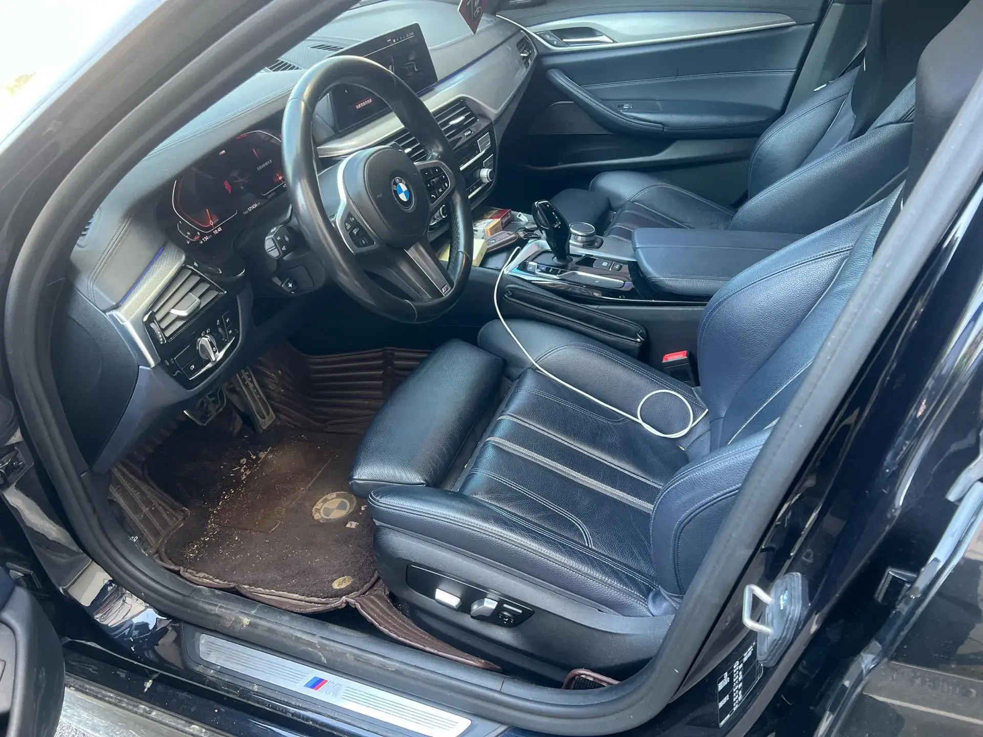 2020 BMW 5 thumbnail 3