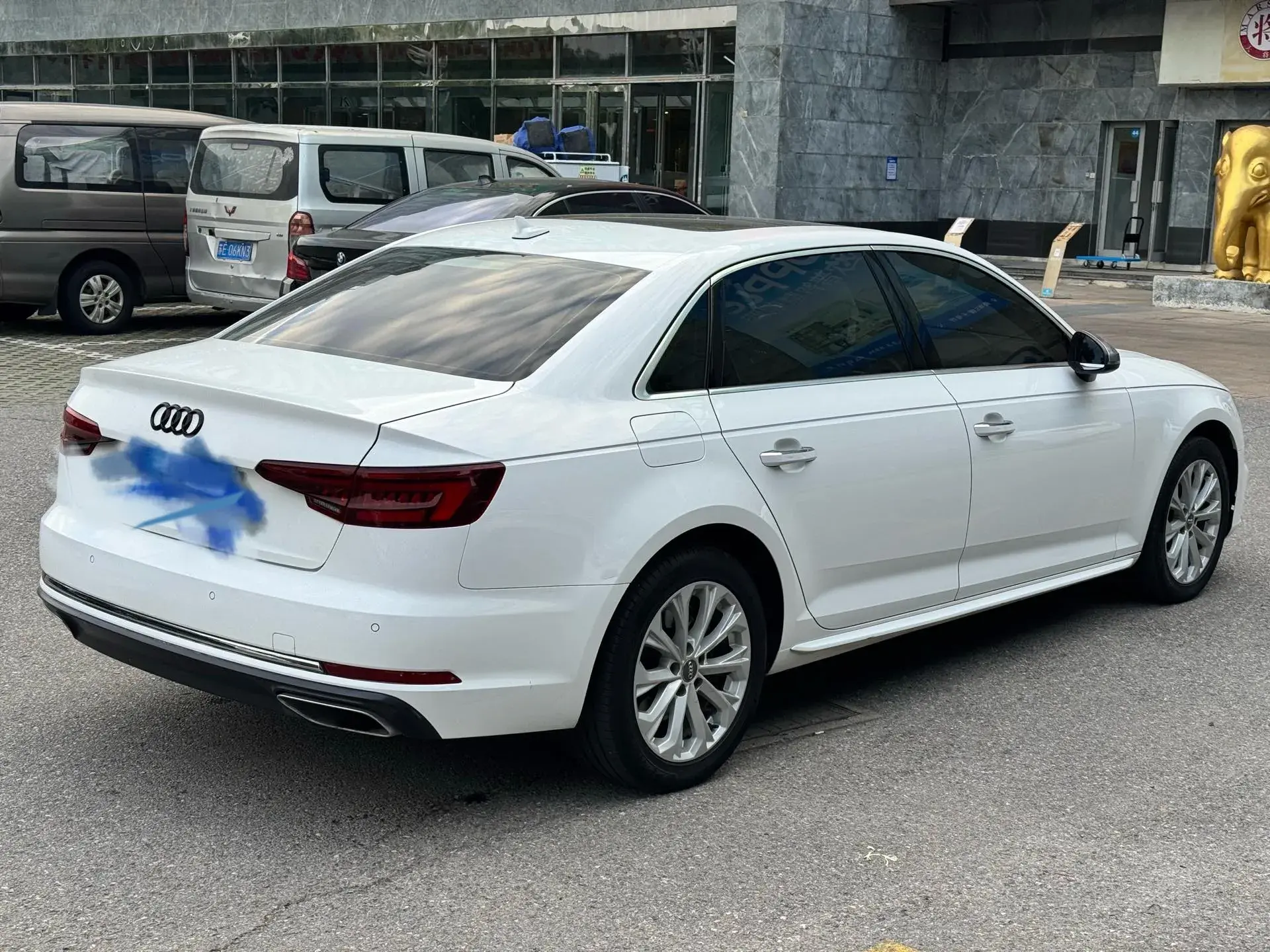 2019 AUDI A4L thumbnail 4