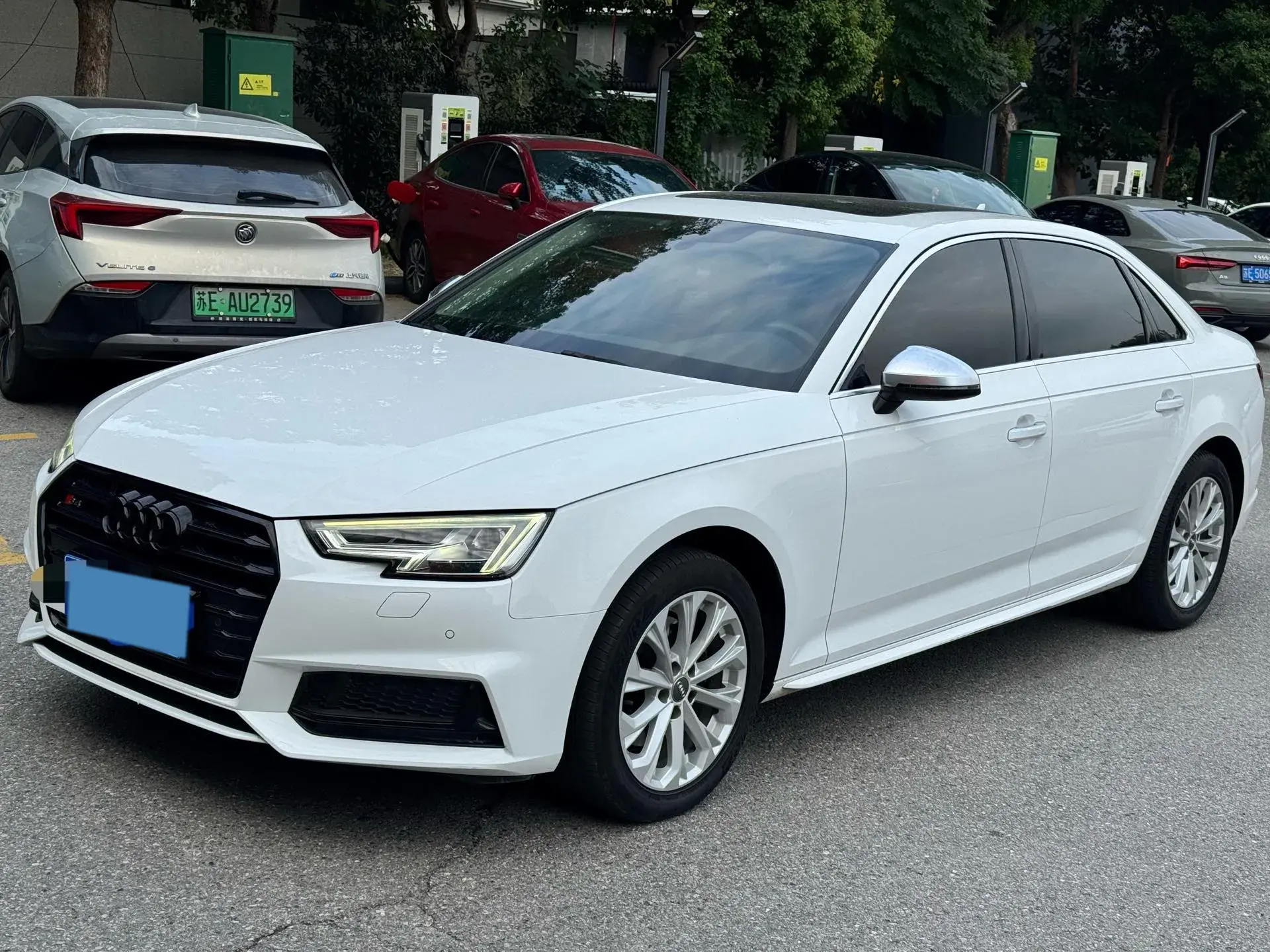 2019 AUDI A4L view 1