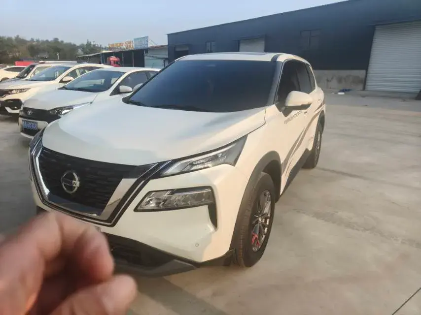 2021 NISSAN X-TRAIL thumbnail 4