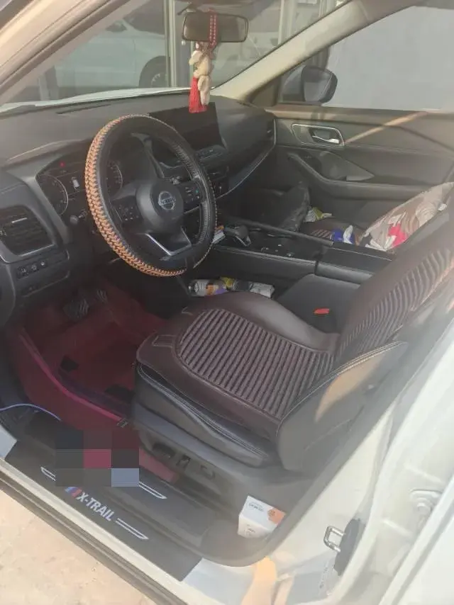 2021 NISSAN X-TRAIL thumbnail 2