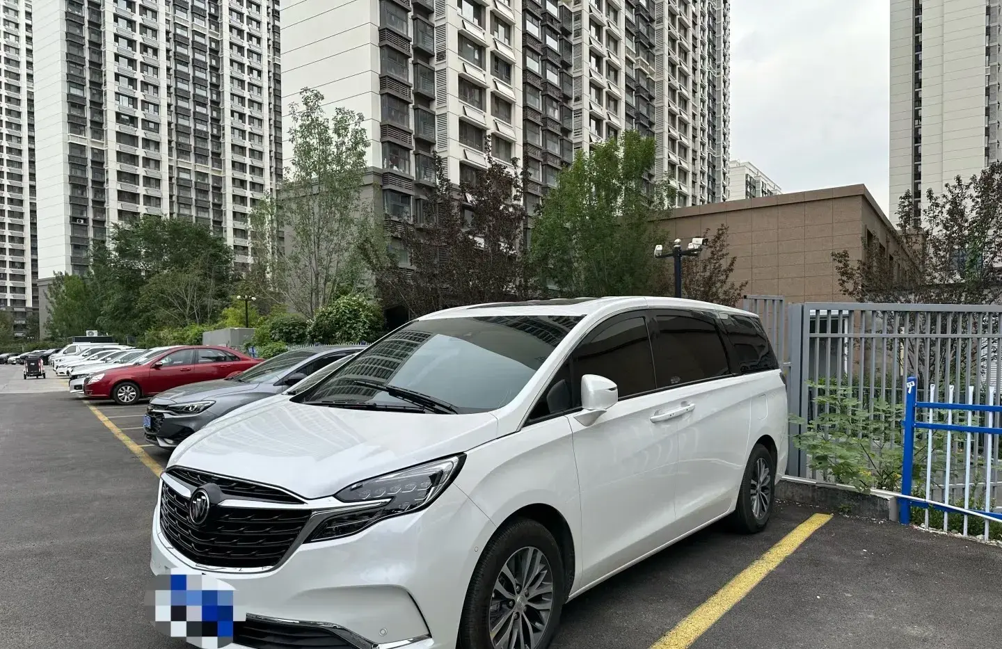 2022 BUICK GL8 view 1