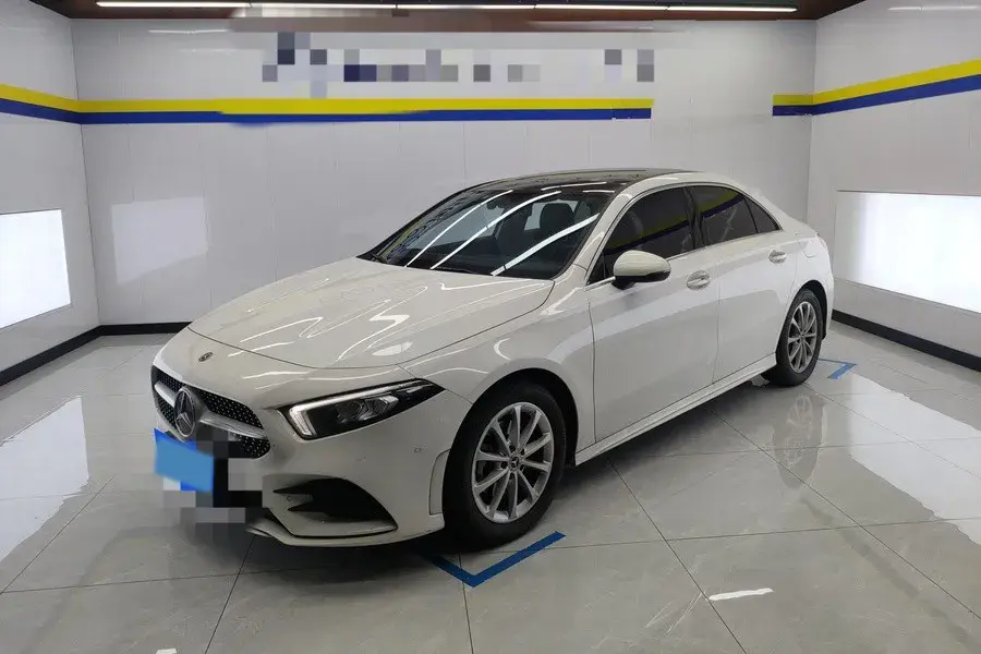 2020 MERCEDES-BENZ A view 1
