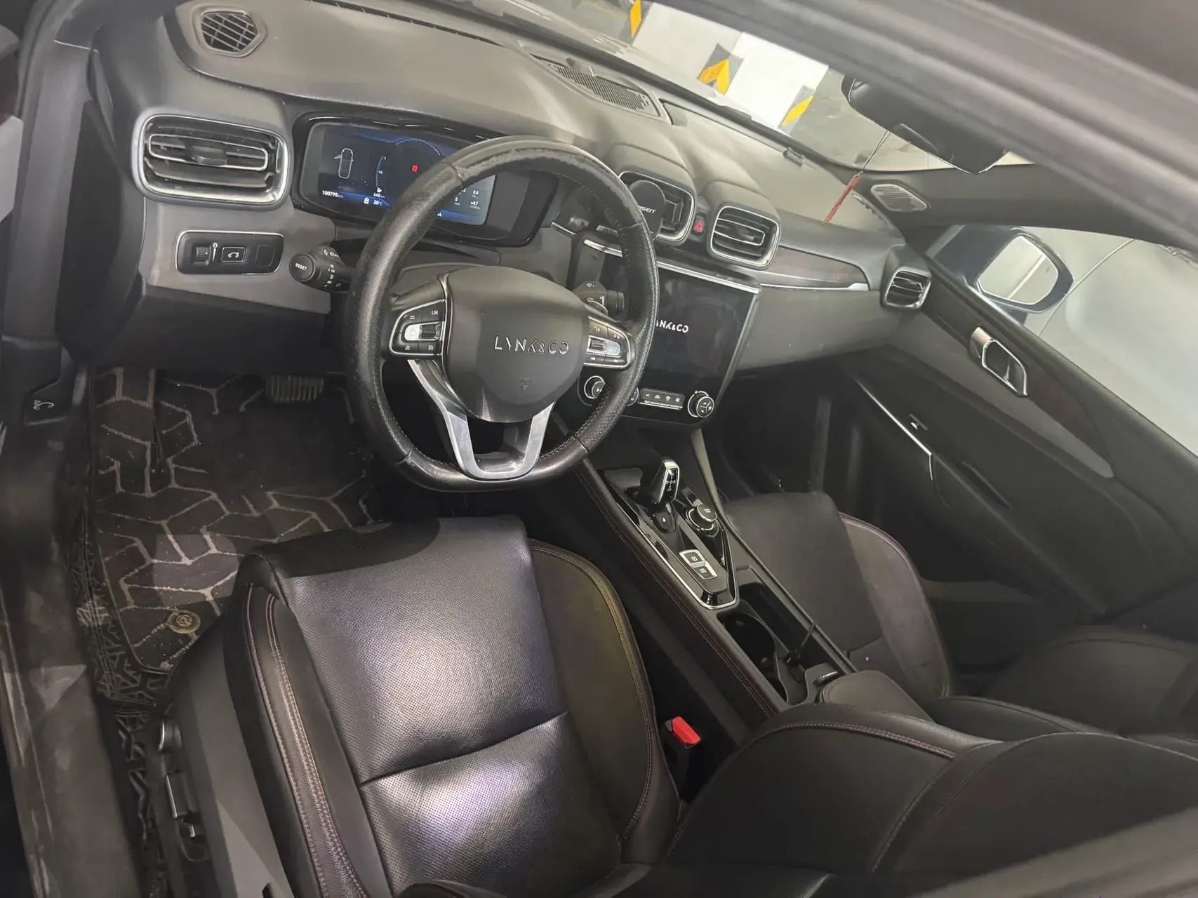 2020 LYNK&CO 03 thumbnail 3