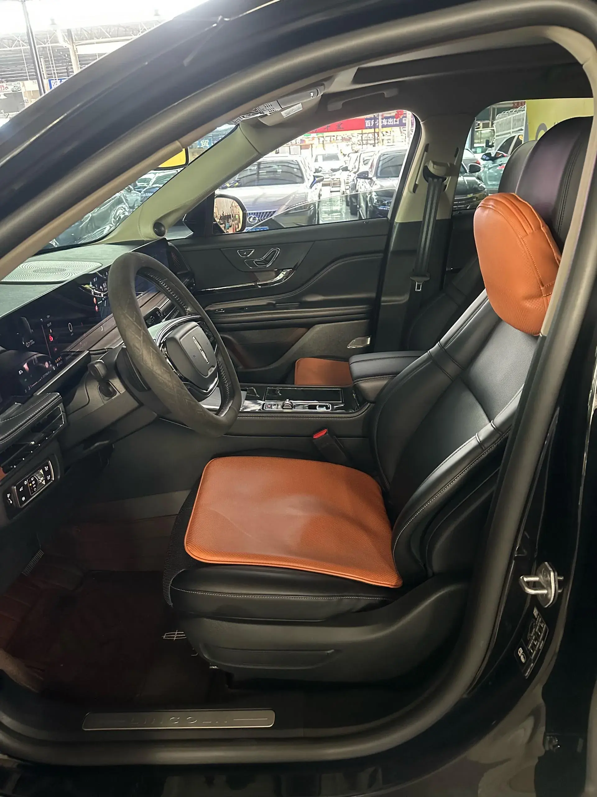 2023 LINCOLN CORSAIR thumbnail 2