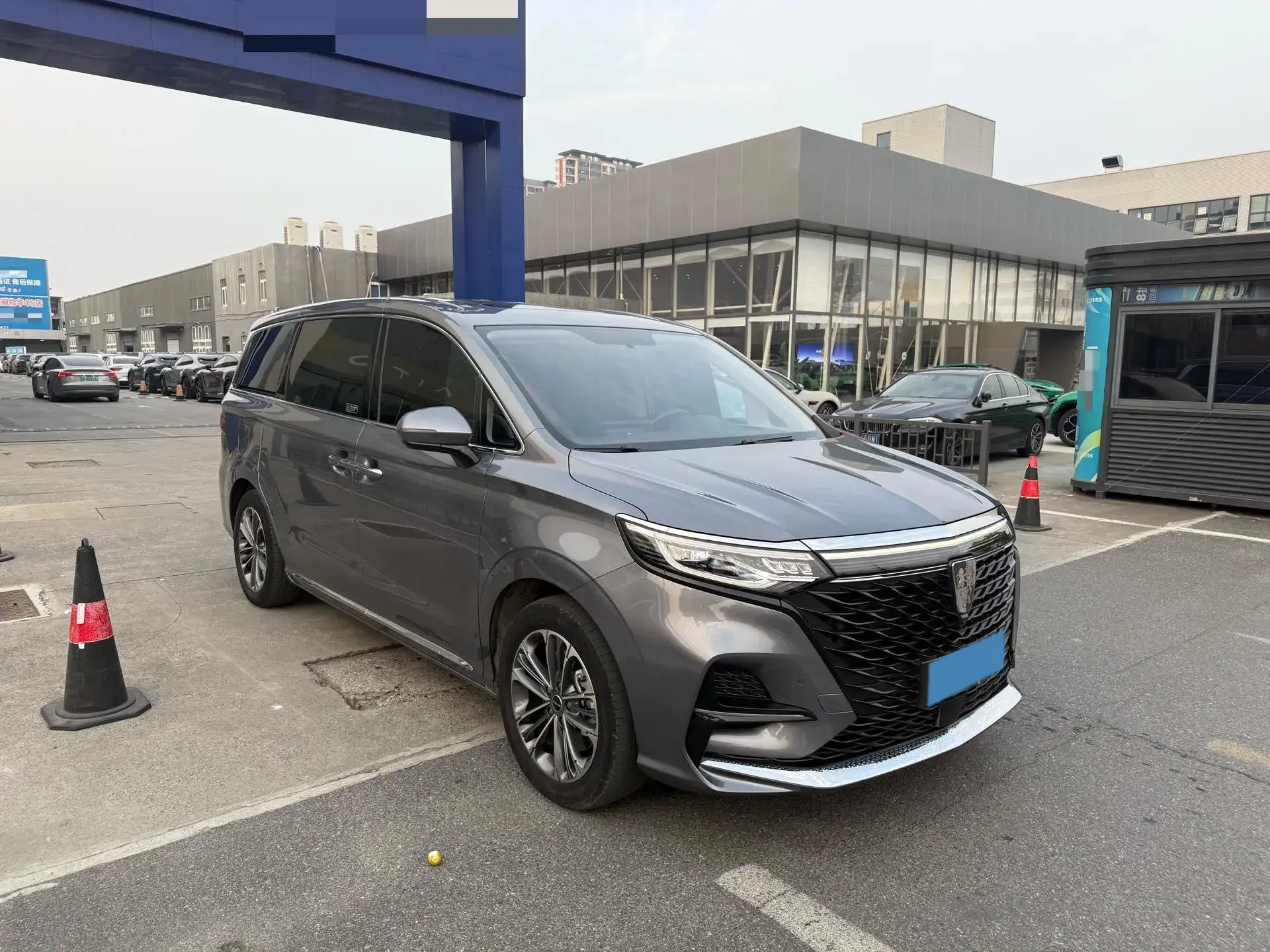 2021 ROEWE IMAX8 thumbnail 3