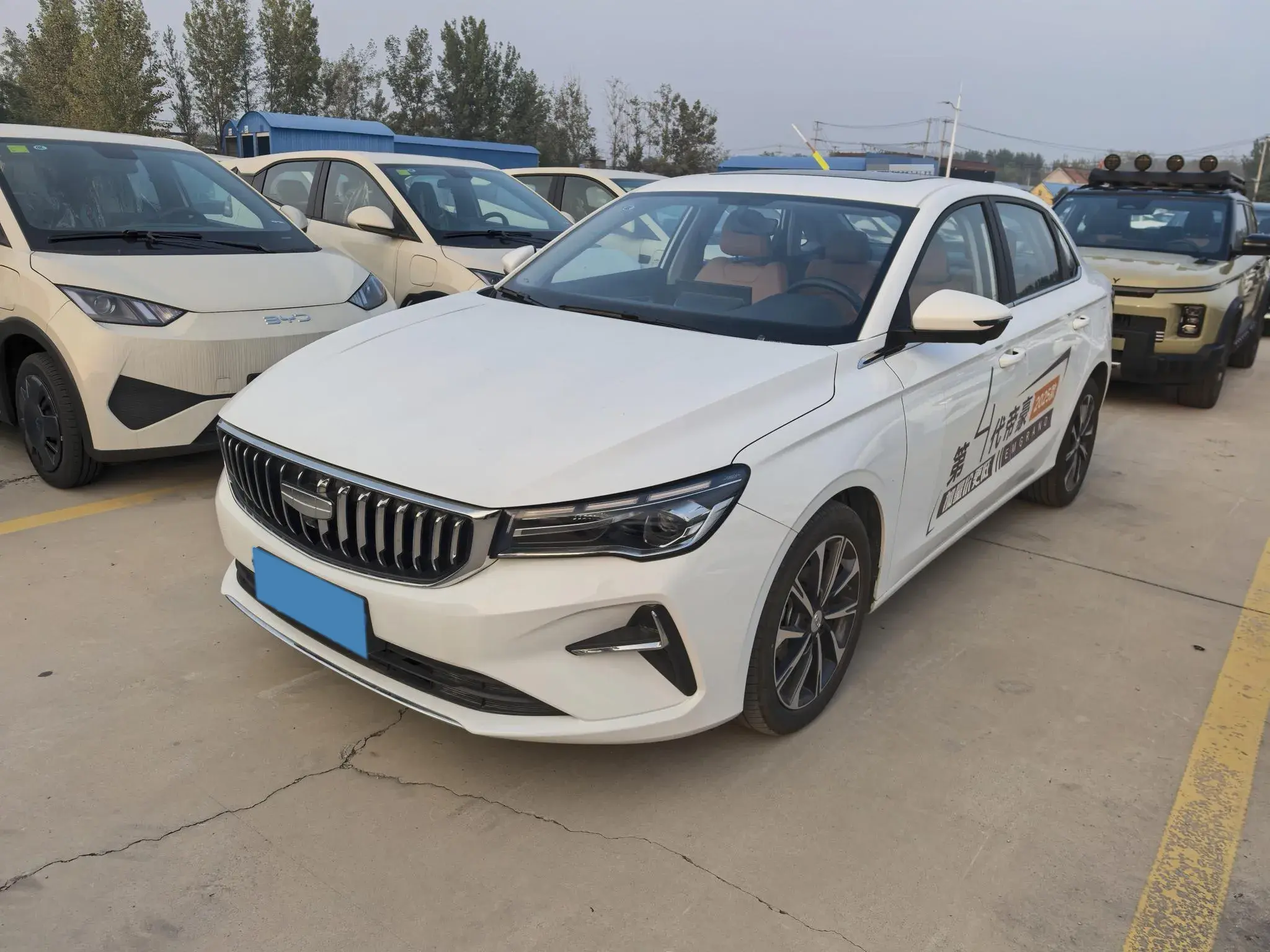 2025 GEELY EMGRAND view 1