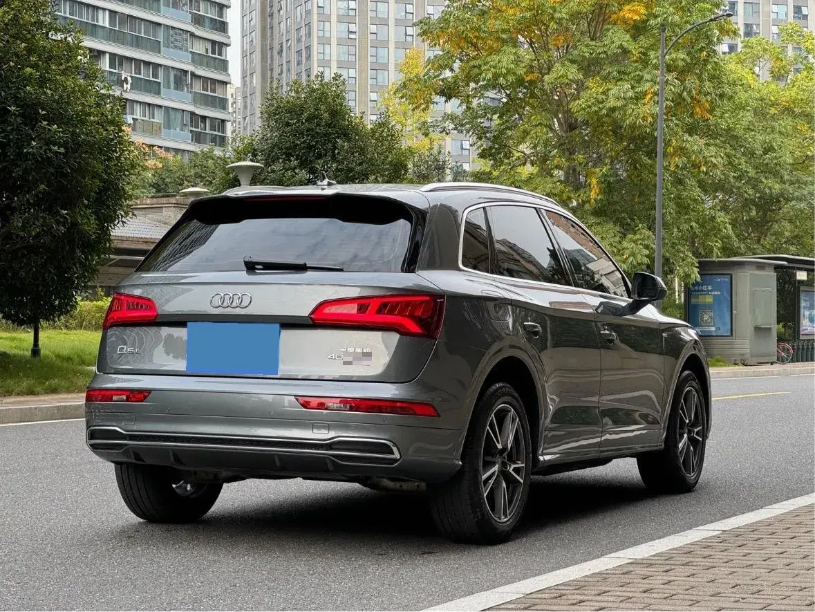 2020 AUDI Q5L thumbnail 4