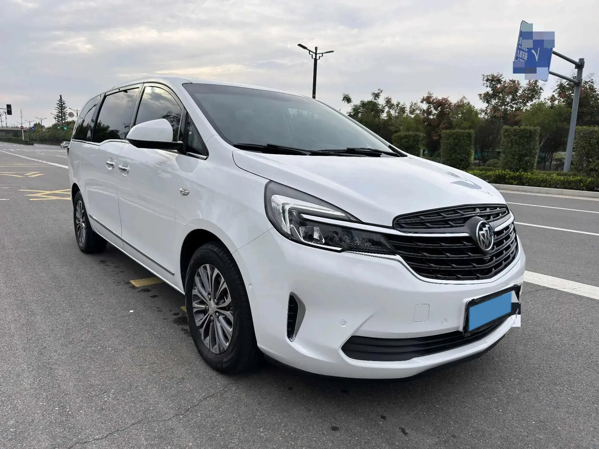 2021 BUICK GL8 thumbnail 3